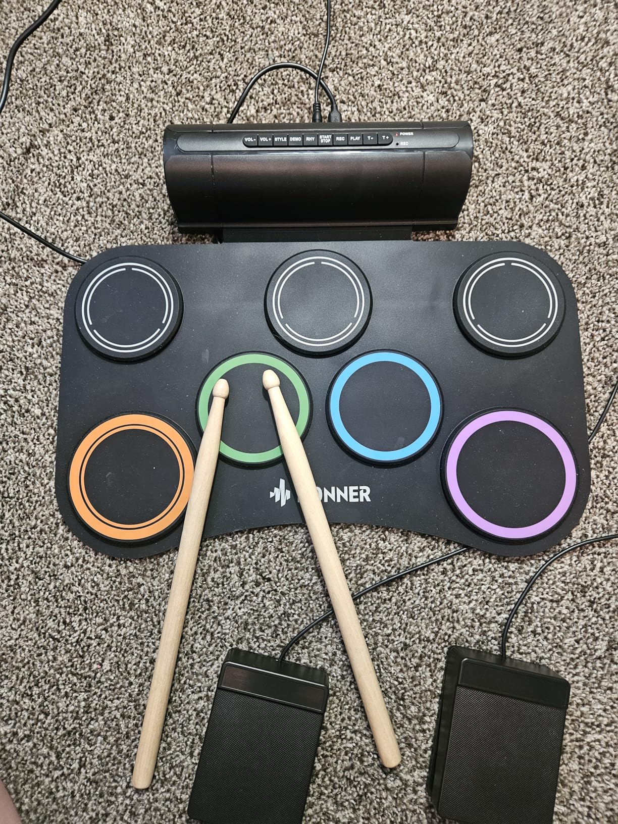 Donner Electric Drum Pad, 9 Pads Electronic Drum Set Roll Up Quiet Drum Pad Built-in Speaker, 40 Drum Lessons Included customer photo 2