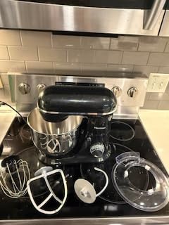 Stand Mixer, 6.5QT 10-Speed Tilt-Head Electric Stand Mixer, 3-In-1 Kitchen Mixer with Bowl, Dough Hook, Whisk and Beater, Food Mixer for Baking, Cake and Most Home Cooks, Light Green customer photo 1