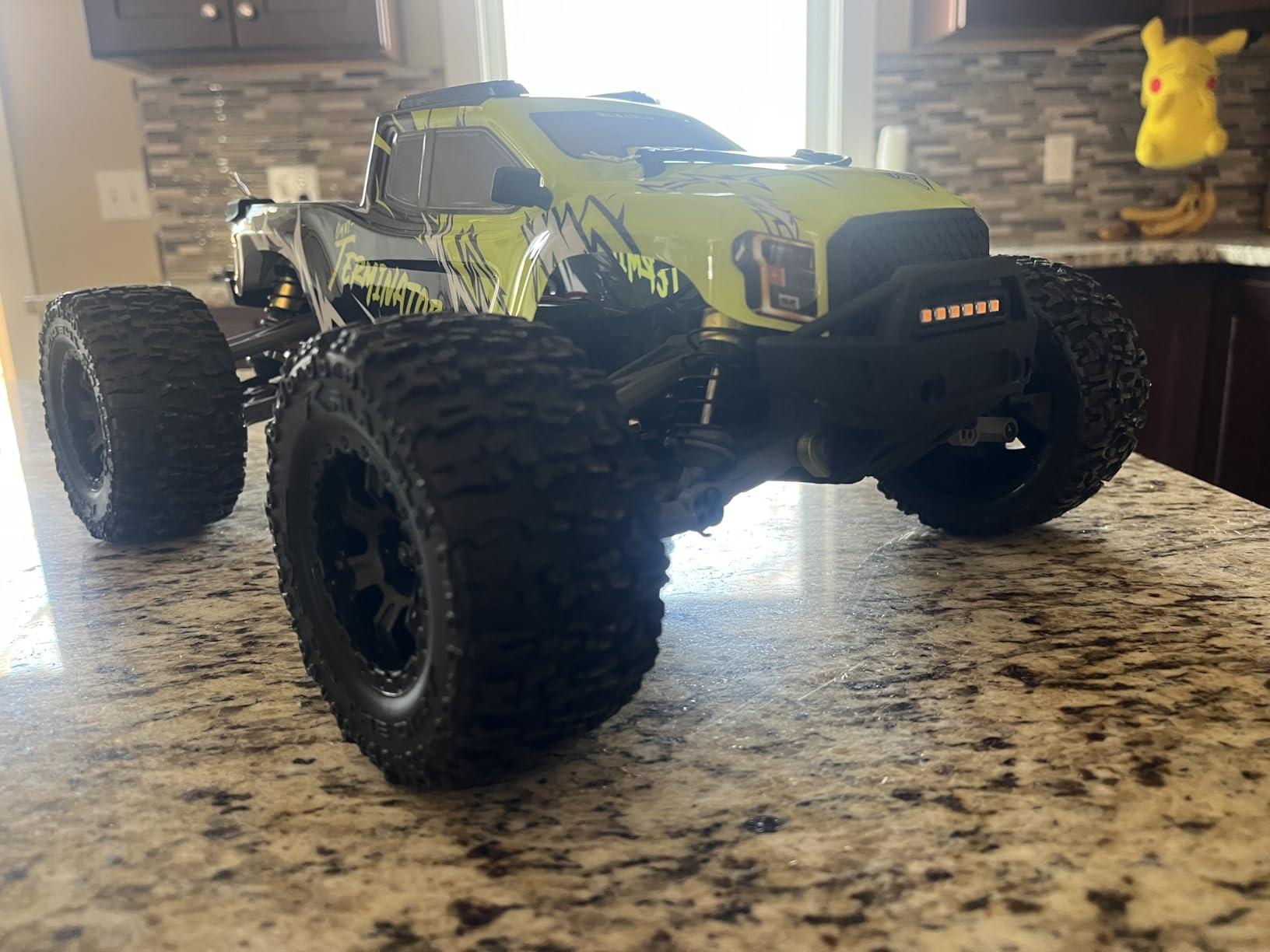 AMORIL 1/10 RTR Brushless Fast RC Cars for Adults,Max 50mph Hobby Electric Off-Road Monster Truck,Waterproof High Speed RC Car 4WD Remote Control Car with 3S Lipo,Green customer photo 2
