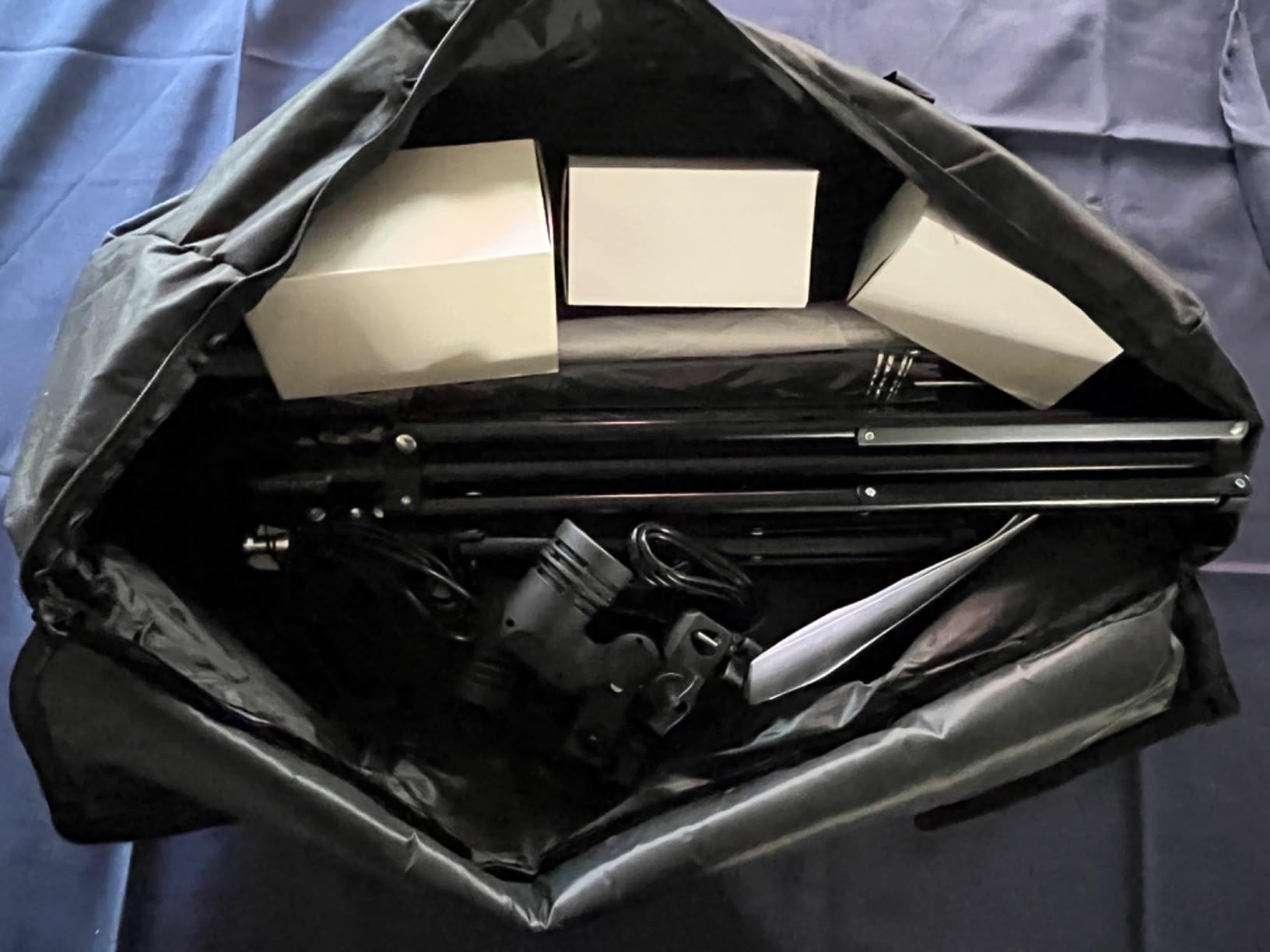 NEEWER 400W Photography Lighting Kit, Incandescent Equivalent Studio Kit, (2) Black Umbrellas, (2) White Umbrellas, (2) 24W LED Light Bulbs, (1) 26W RGB LED Light Bulb, for Photography Lighting, NK501 customer photo 1