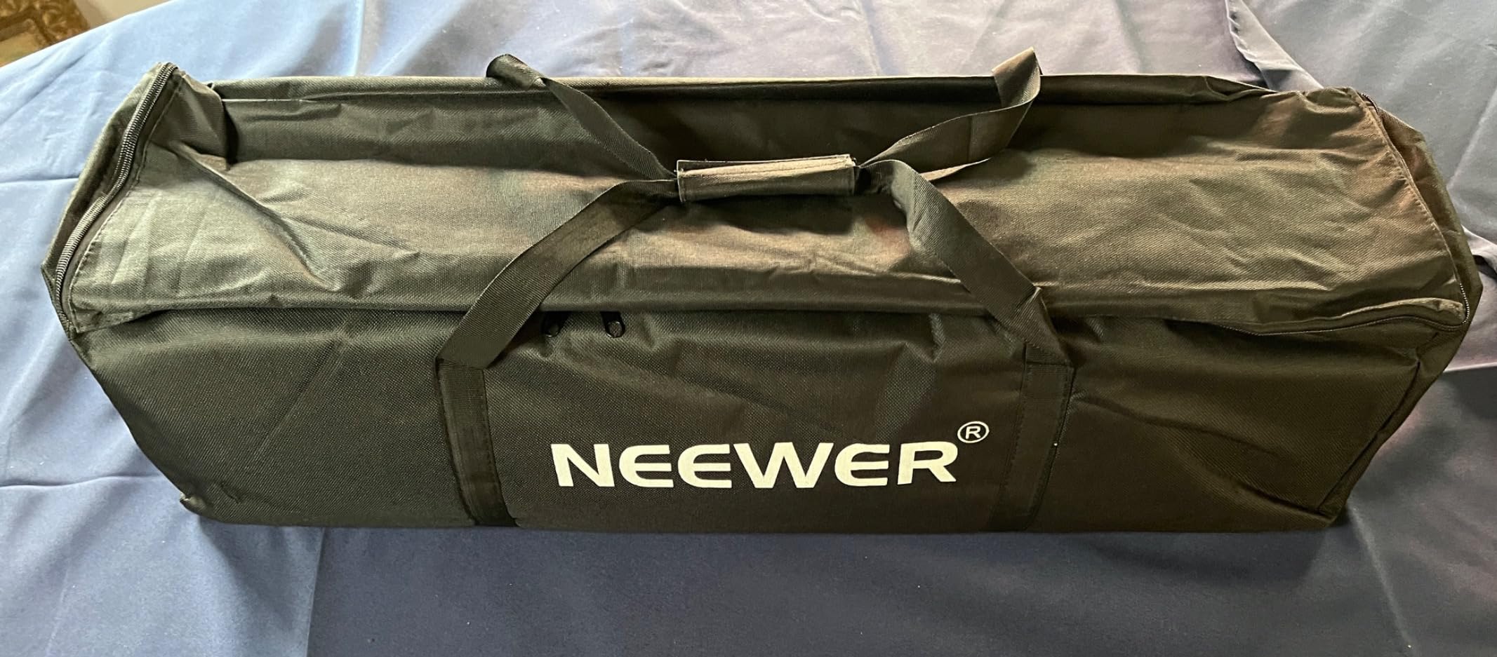 NEEWER 400W Photography Lighting Kit, Incandescent Equivalent Studio Kit, (2) Black Umbrellas, (2) White Umbrellas, (2) 24W LED Light Bulbs, (1) 26W RGB LED Light Bulb, for Photography Lighting, NK501 customer photo 2