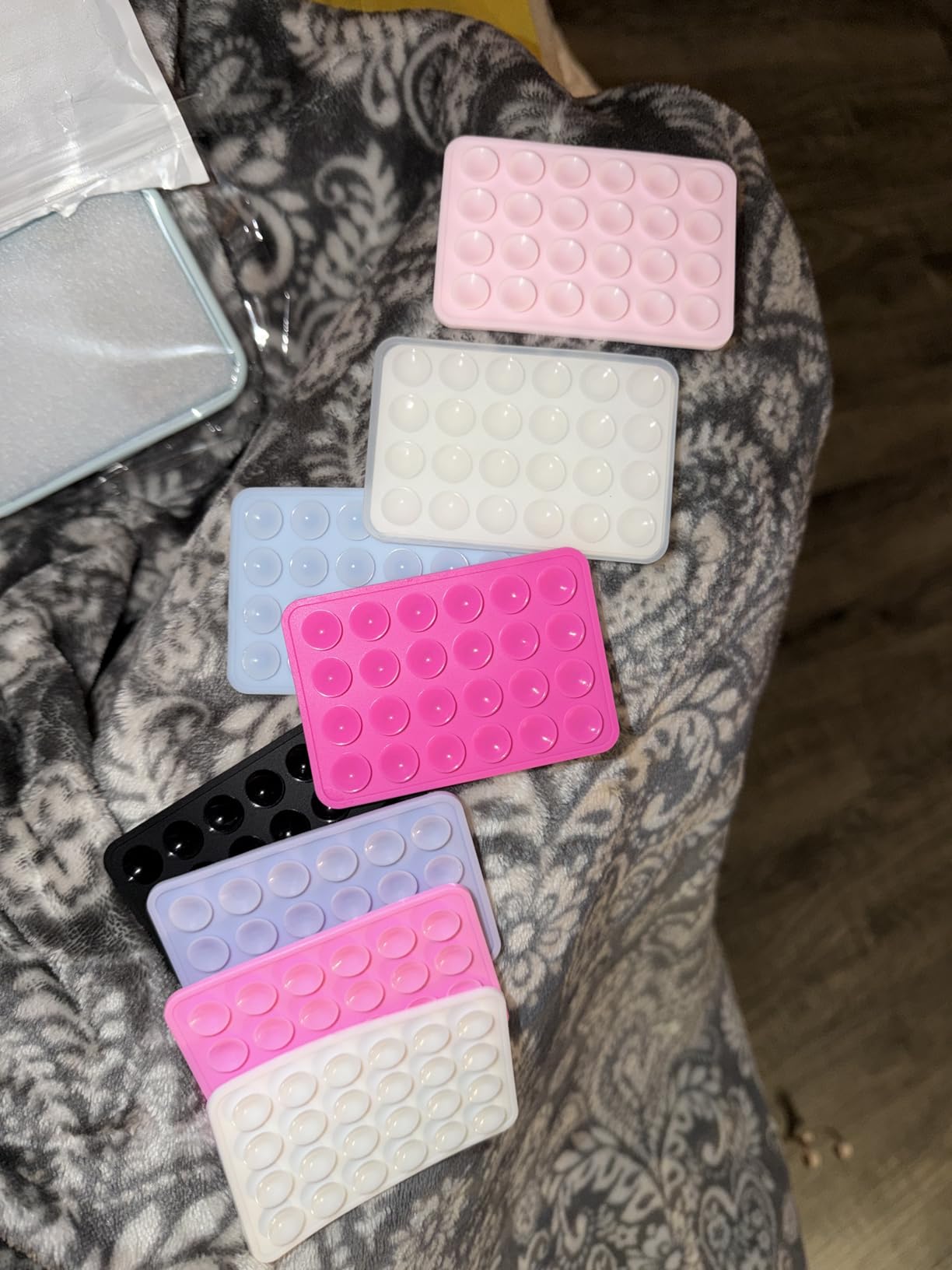 8PCS Silicone Suction Phone Case Mount, Non Slip Suction Cup, Hands-Free Phone Accessories Holder customer photo 1