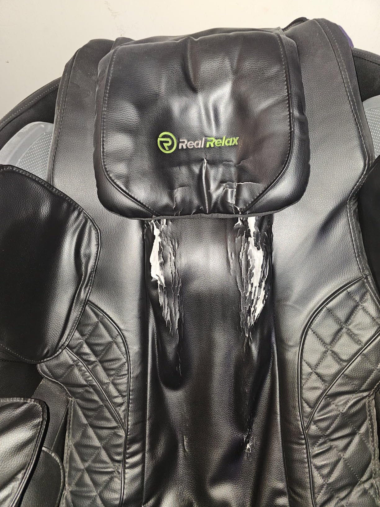 Real Relax 2026 Massage Chair Full Body, Zero Gravity SL-Track Shiatsu Massage Recliner with Upgraded Phone Controller and Holder, APP Control, Child Lock, Pause Button and LED Light, Favor-06, Black customer photo 6