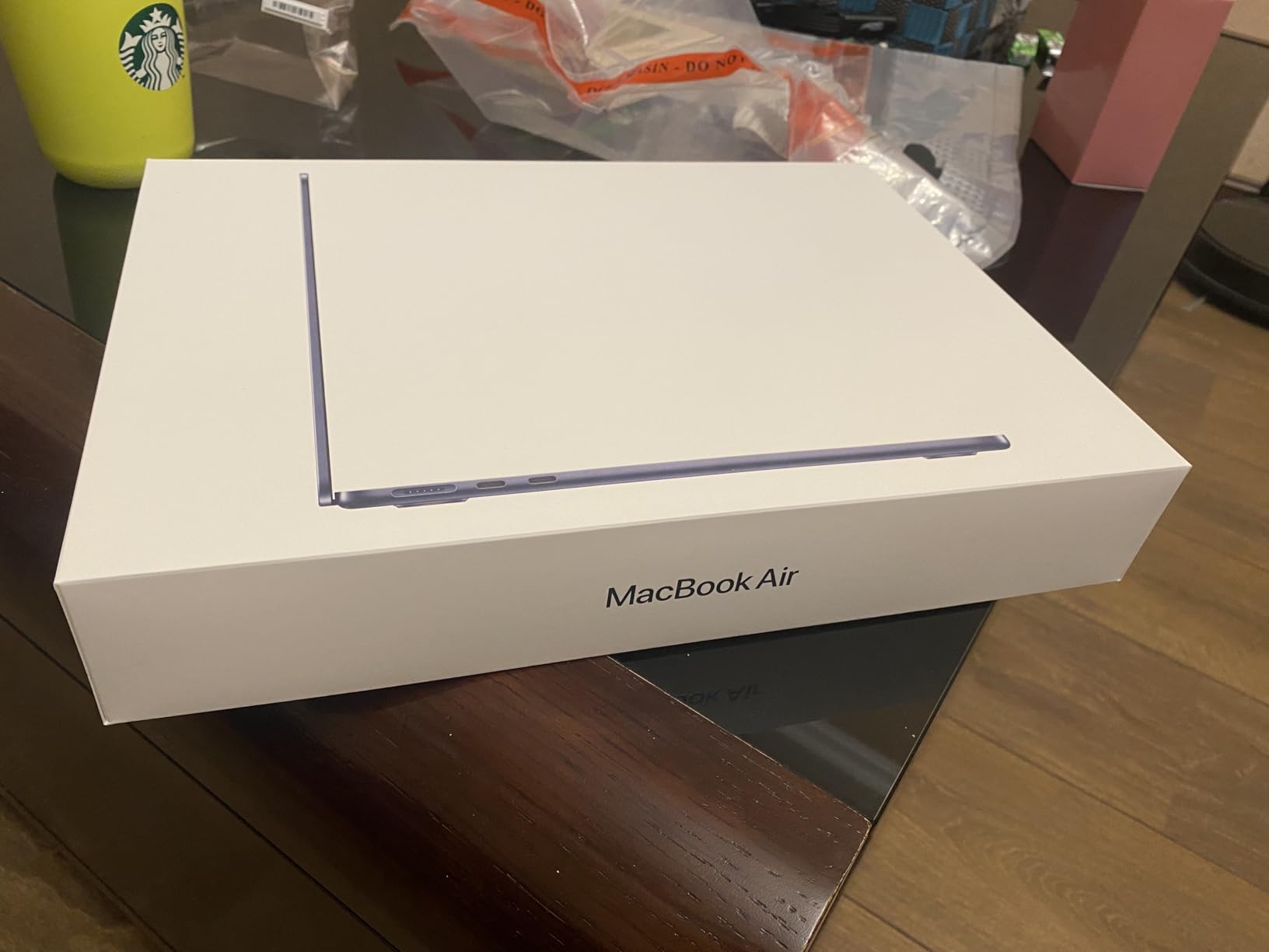 2024 MacBook Air 13-inch Laptop with M3 chip: Built for Apple Intelligence, 13.6-inch Liquid Retina Display, 16GB Unified Memory, 512GB SSD Storage, Backlit Keyboard, Touch ID; Starlight customer photo 2
