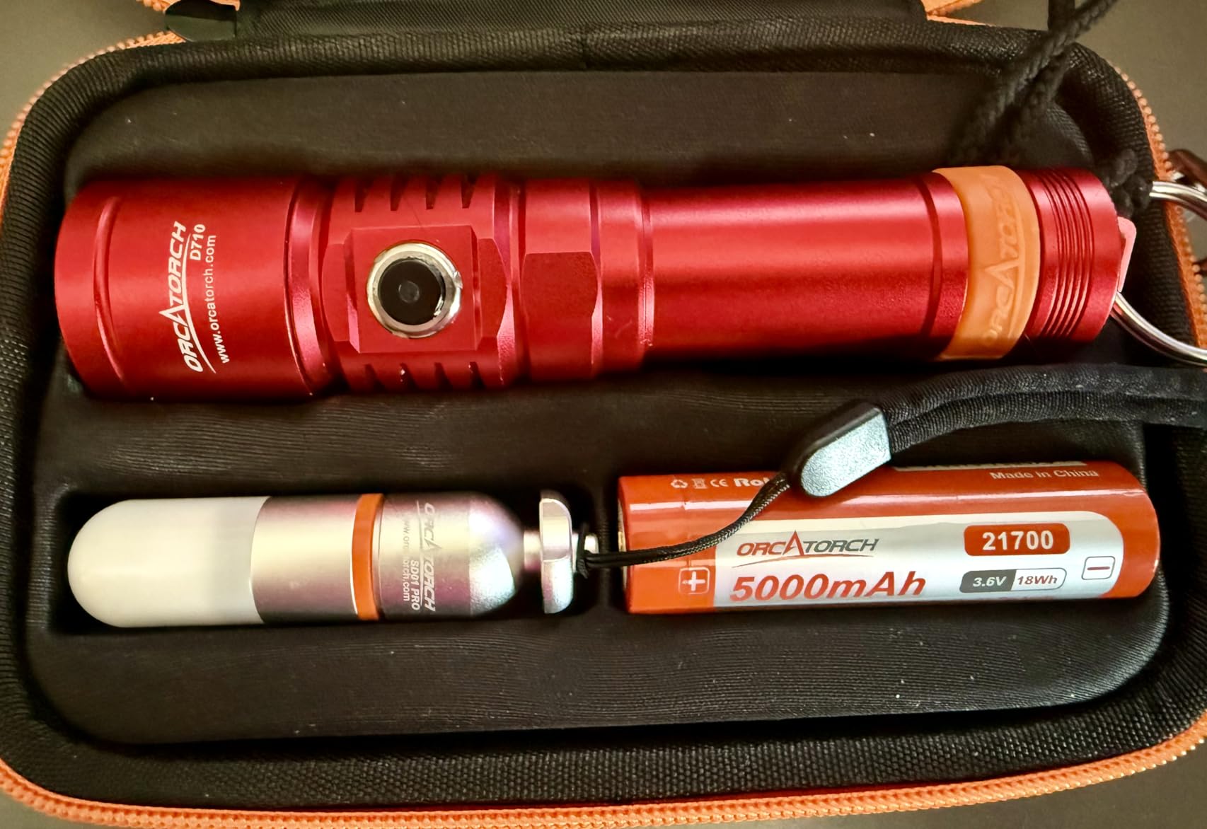 ORCATORCH SD01PRO Upgraded Bright Dive Signal Light, Submersible Beacon Mini Tank Marker Light with Constant and Flashing Modes, for Scuba Diving and Night Time Visibility (Green) customer photo 2