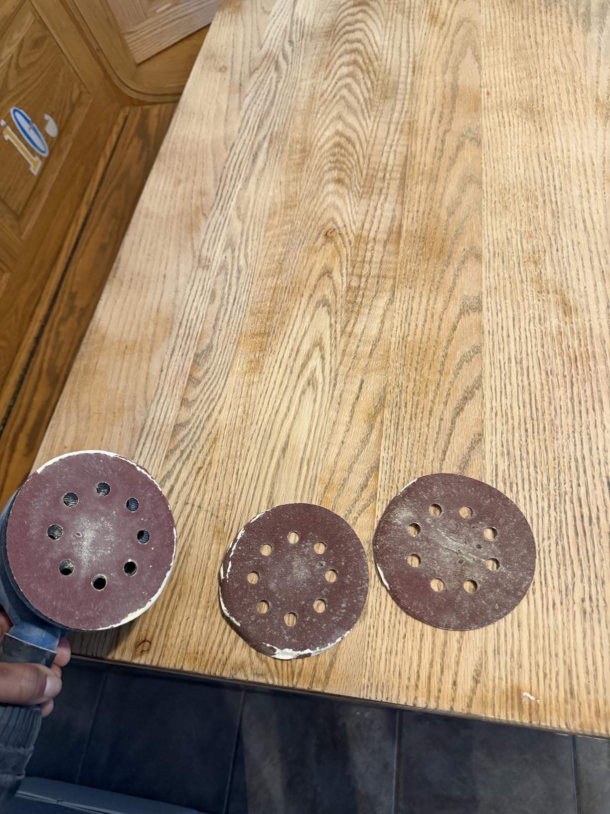 Dong Cheng 5-Inch Random Orbital Sander 3.2A 12800OPM Electric Palm Sander, 6 Variable Speeds, with 20pcs Sandpaper & Detachable Dust Bag, Power Sander for Woodworking, Sanding & Polishing customer photo 1