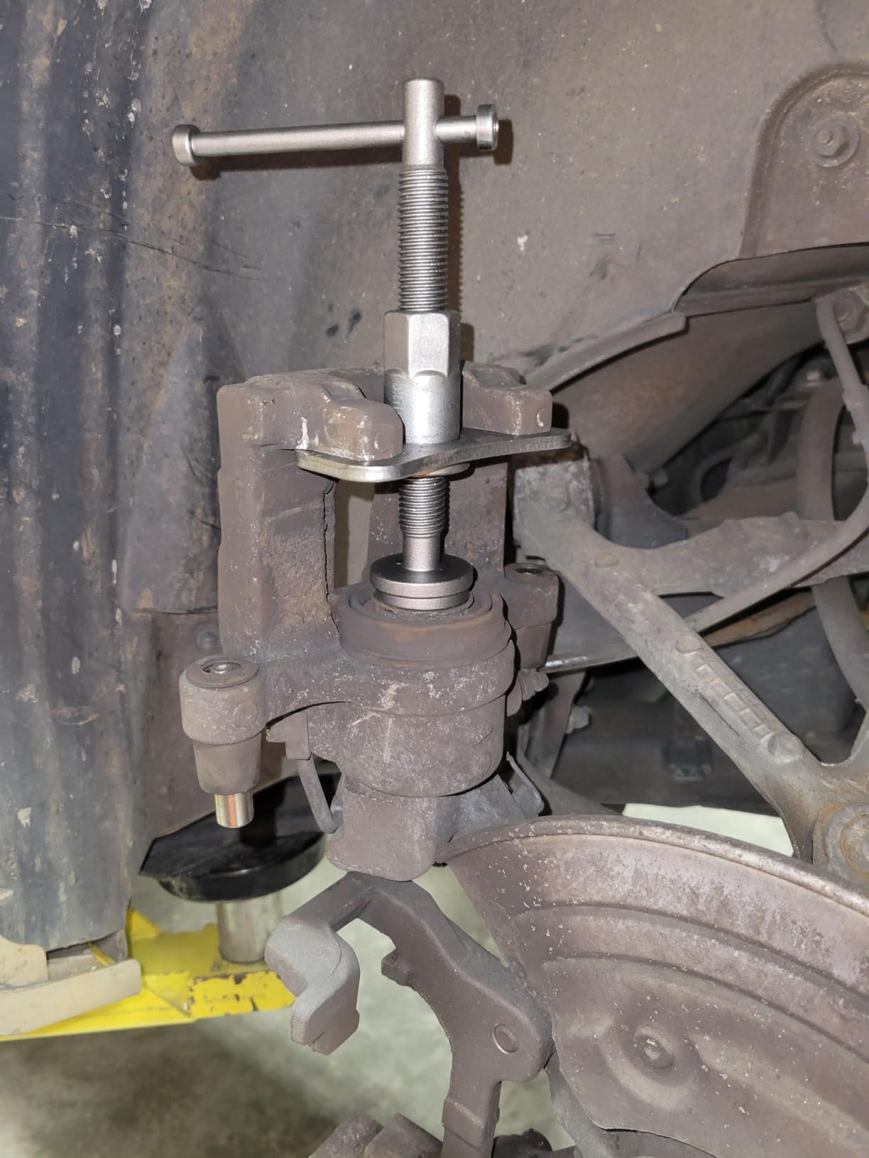 BILITOOLS Brake Caliper Compression Tool, 22-Piece Heavy Duty Disc Brake Caliper Piston Rewind Wind Back Tool with 18 Adapters customer photo 1