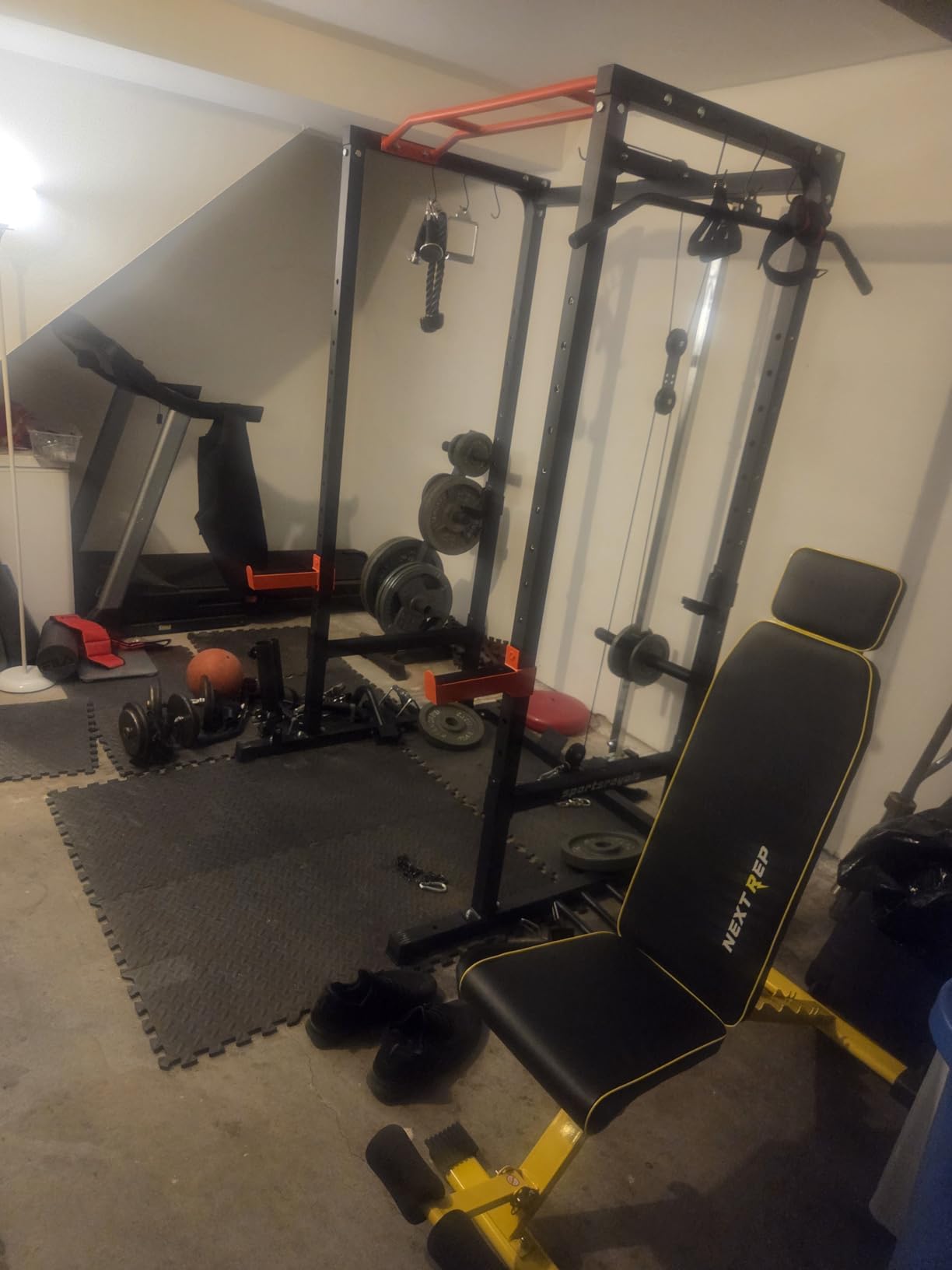 Sportsroyals Squat Rack, LAT Power Cage, Power Rack Multi-Function with Pulley System and Training Attachments for Home Gym customer photo 2