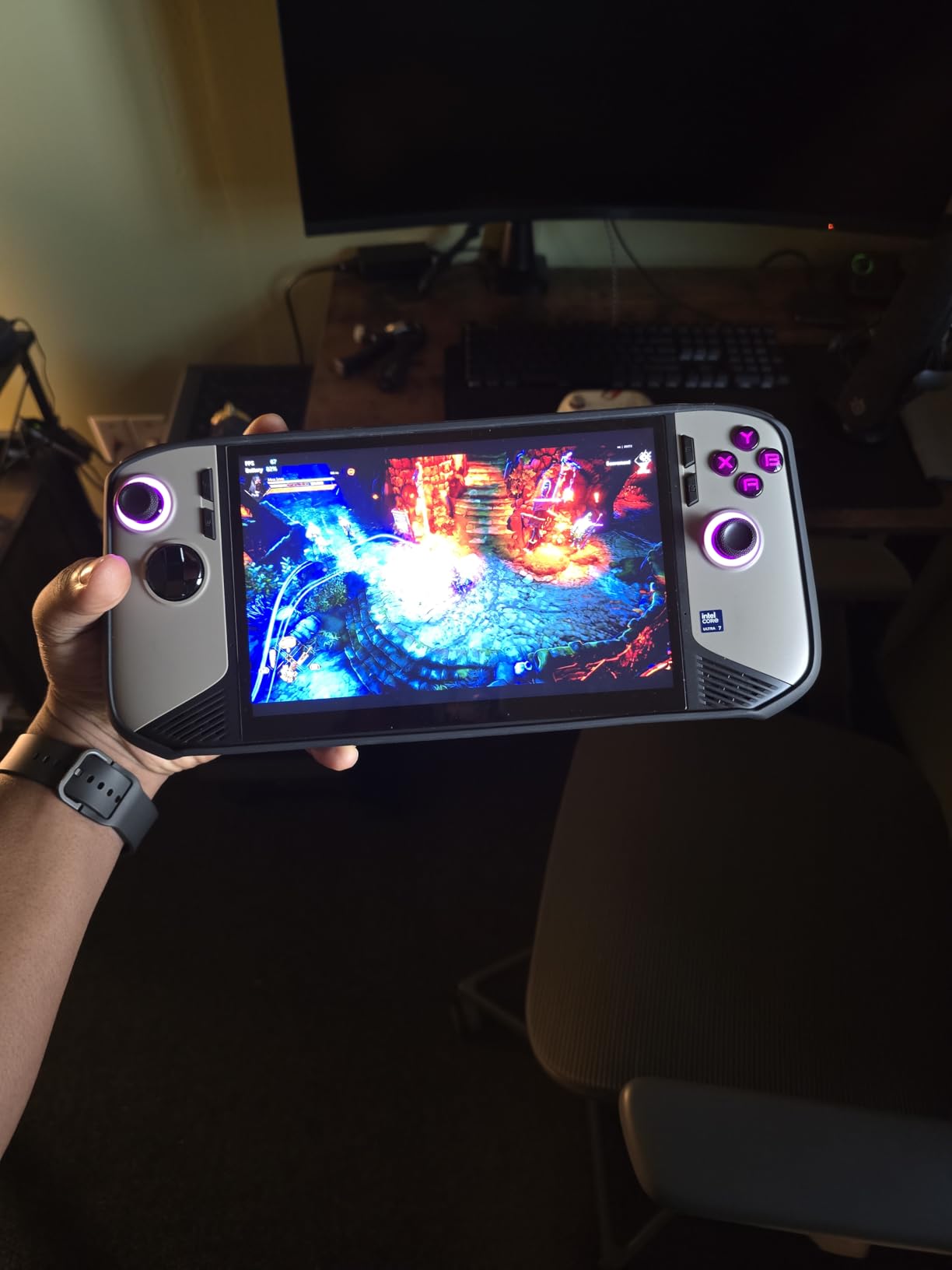 MSI Claw PC Gaming Handheld: Intel Ultra 7-155H, 7