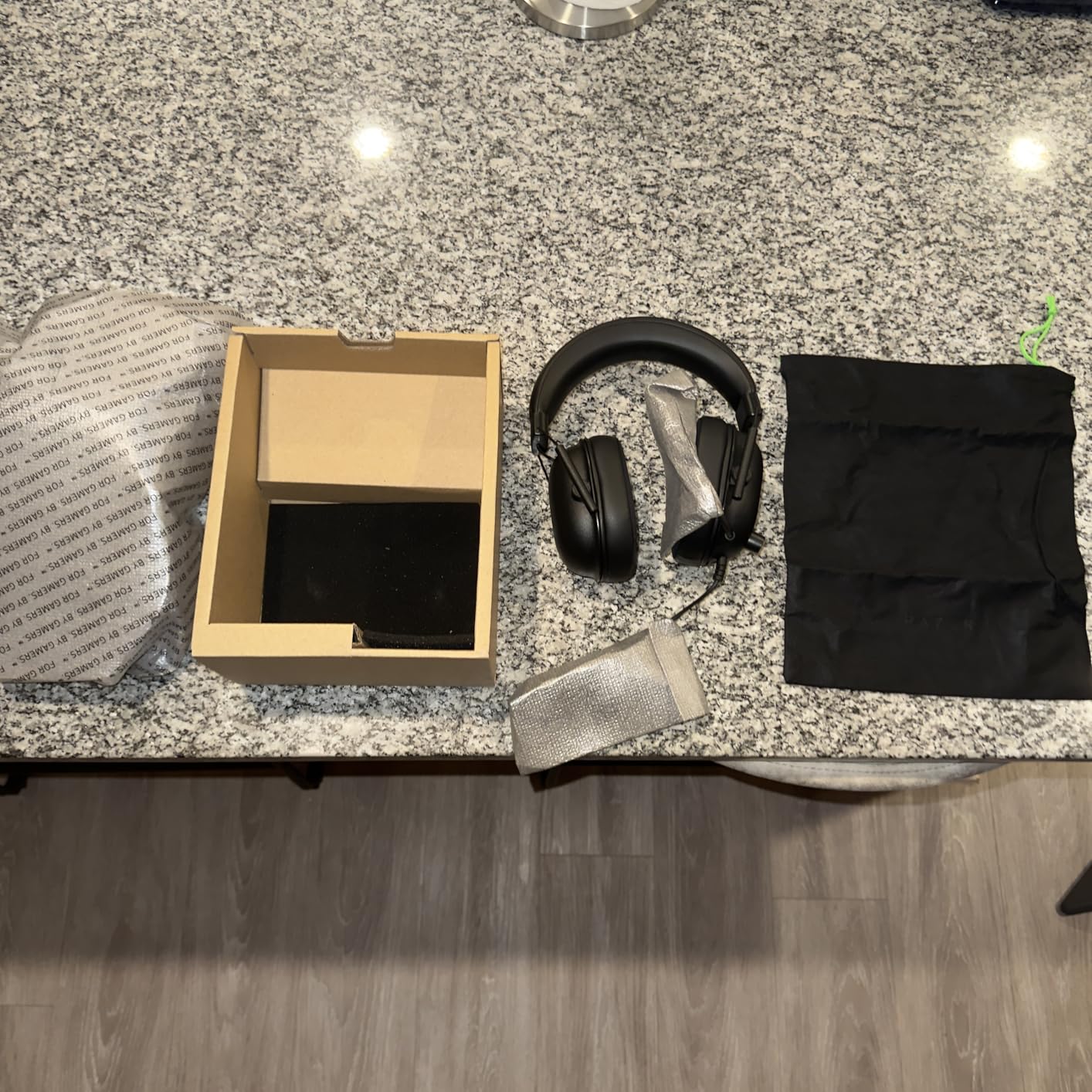 Razer BlackShark V2 X PlayStation Gaming Headset: 50mm Drivers - Cardioid Mic - Lightweight - Comfortable, Noise Isolating Earcups - for PS5, Xbox Series X, PC, Switch via 3.5 mm Audio Jack - Black customer photo 1