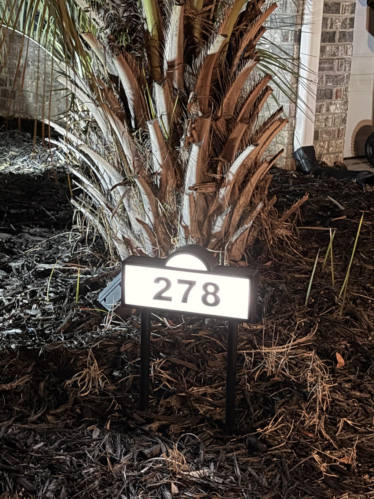 Solar Address Signs for Yard, Solar Powered Address Sign with Warm White & Cold White, IP65 Waterproof Solar House Numbers for Outside, LED Illuminated Plaques Wall Mounted & In Ground customer photo 1