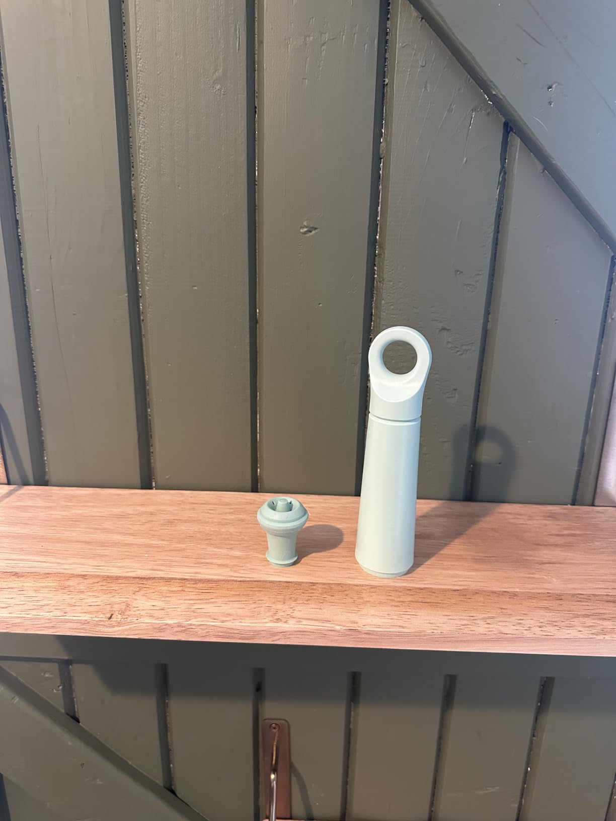 Vacu Vin Wine Saver Loop - Made in the Netherlands - Premium Wine Preserver Pump with Stopper - Reseals & Preserves Wine - Airtight Air Removal System - Graphite customer photo 2