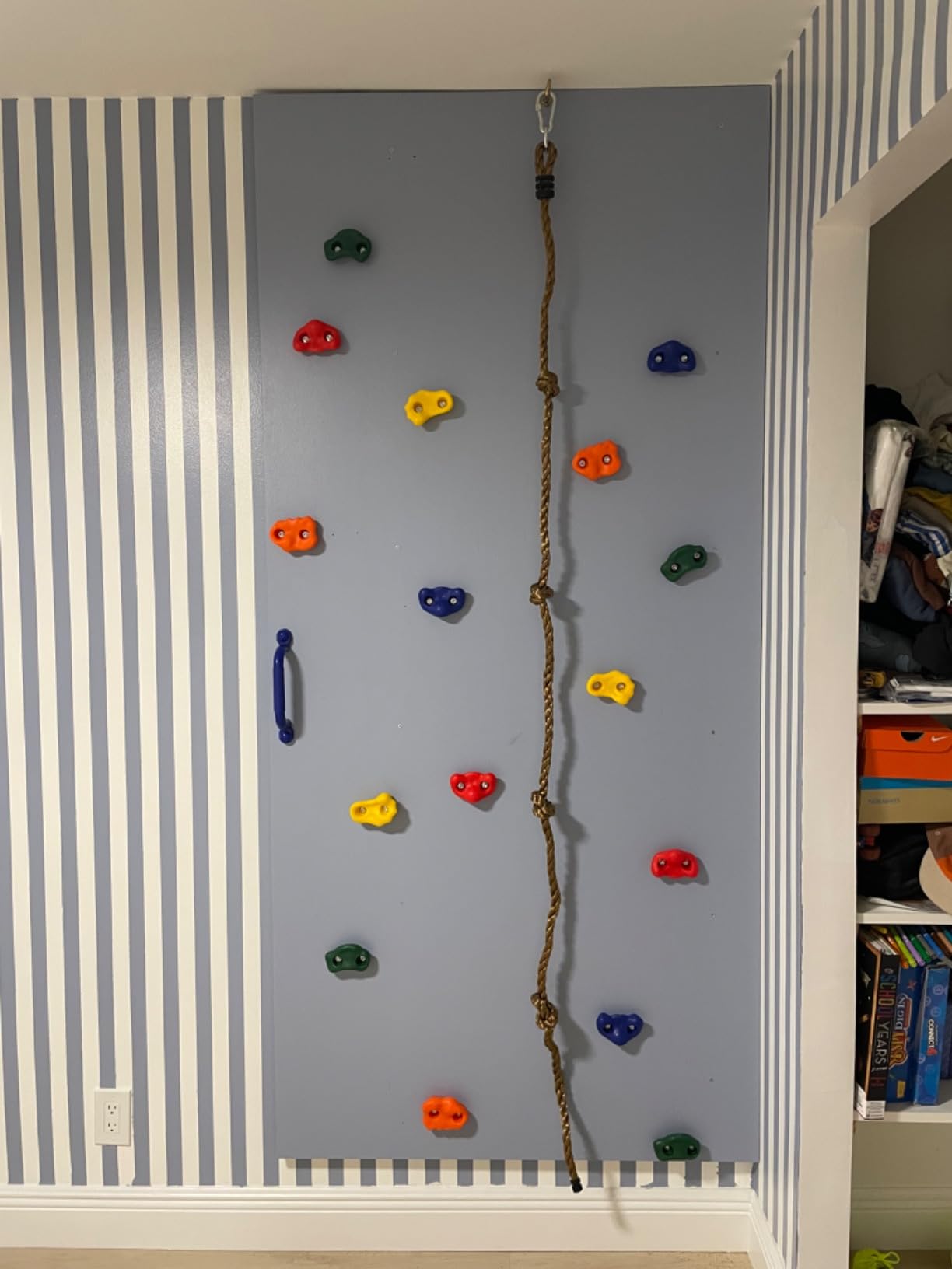 Yaegoo 20 PCS Rock Climbing Holds with Climbing Rope and Handles, Rock Wall Climbing Holds Kit for Indoor and Outdoor Playset, Mounting Hardware Included customer photo 2