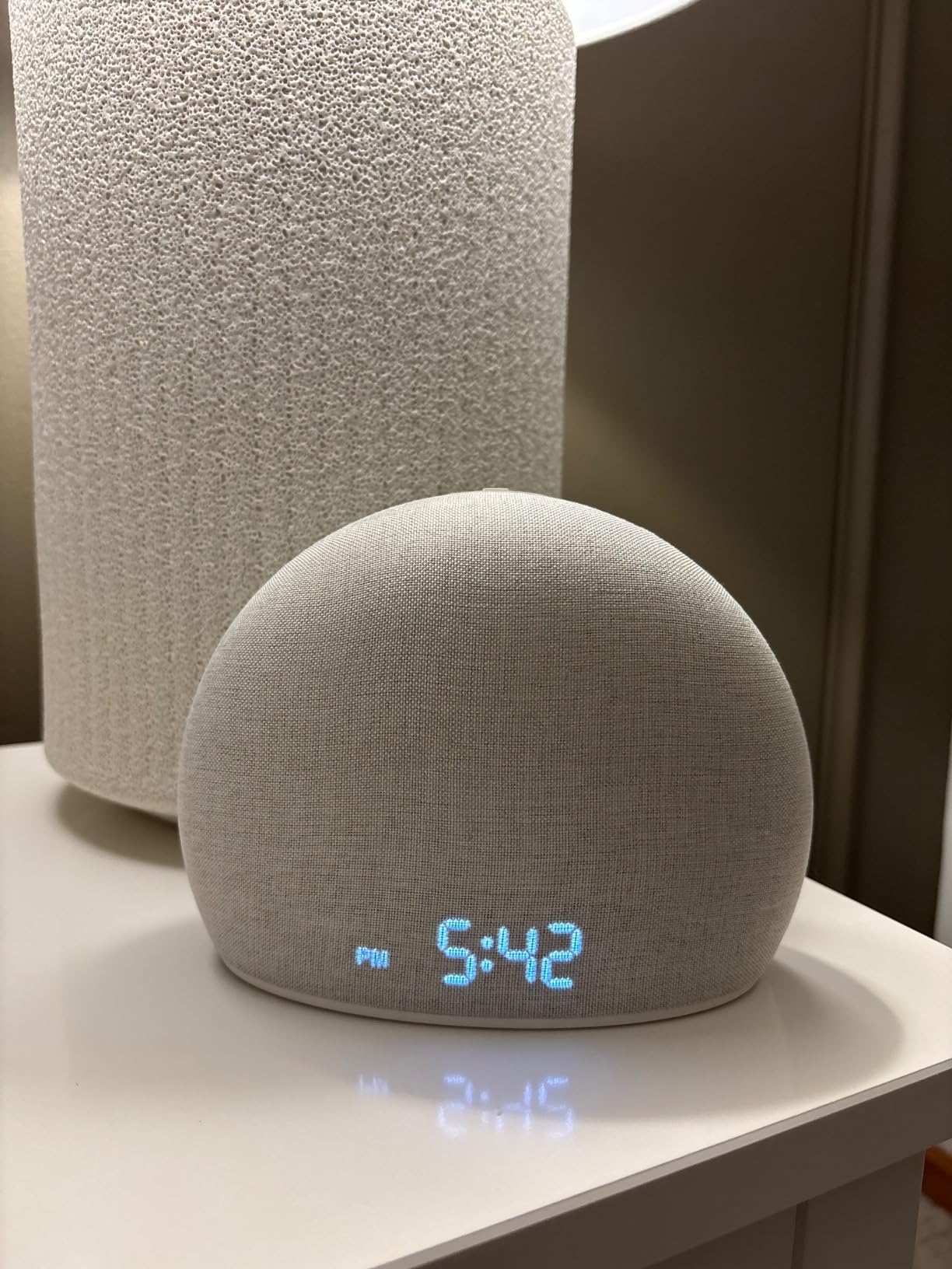 HOUSBAY Sunrise Alarm Clock with White Noise Sound Machine - Wake-Up Light for Bedroom, 5 Gentle Alarm Sounds, 20 Soothing Sleep Sounds, Dimmable Display, Phone-Free Bedside Clock customer photo 2