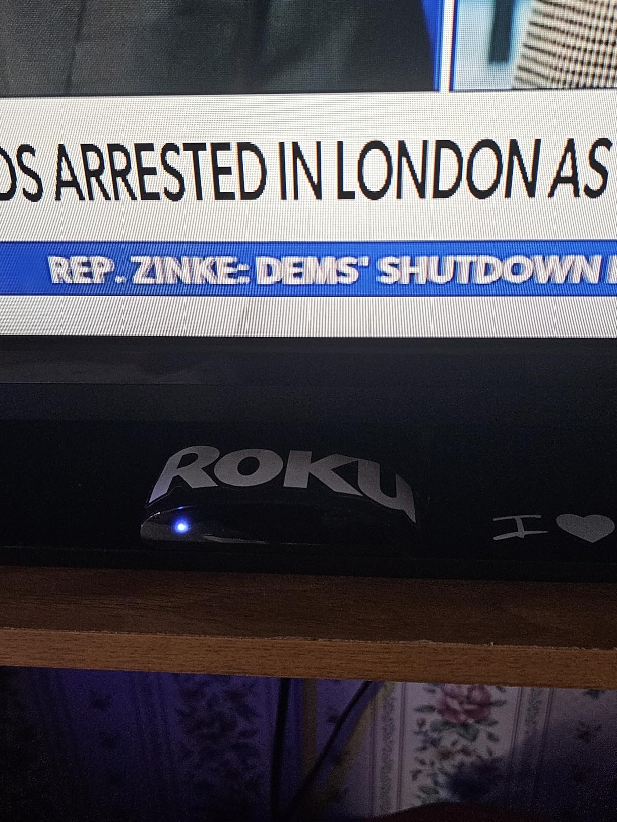 Roku Express 4K+ | HD/4K/HDR Streaming Device with Voice Remote, TV Controls, Fast Wi-Fi, Premium HDMI Cable, and Easy Setup customer photo 1