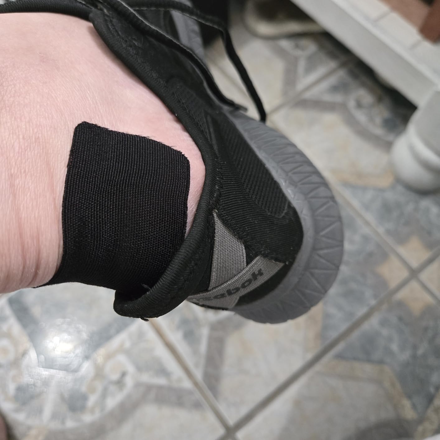 VIORY Gentle Tape (30 Pack) - Pain Free Removal, Hypoallergenic, Latex Free & Gentle On Skin - Packaging May Vary - Skin Friendly Adhesive Cotton Tape customer photo 1