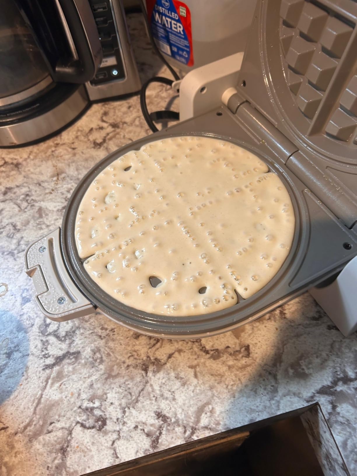 bella Flip-n-Store Waffle Maker with EverGood™ Ceramic Nonstick Coating, Fits-anywhere™ Kitchenware, Power Indicator Light, Cool Touch Handle & Cord Wrap, 7