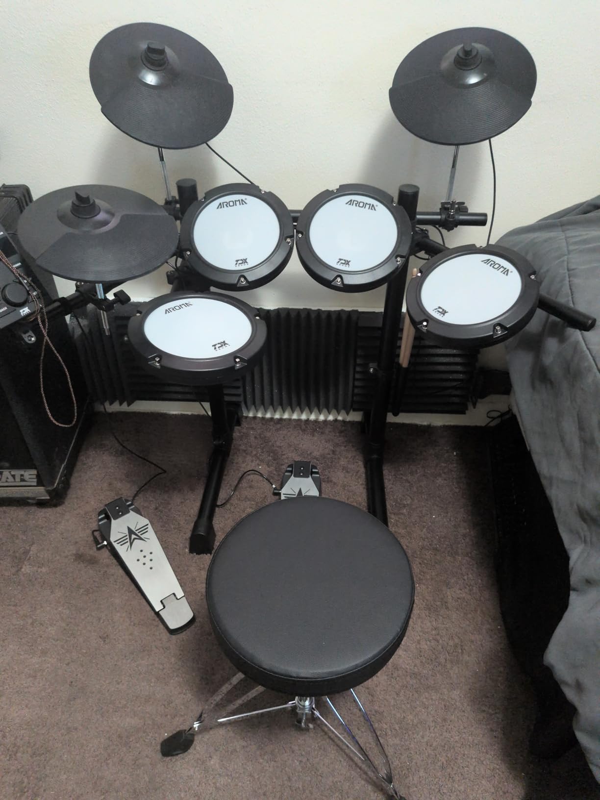 AROMA TDX-18 Electronic Drum Set with 4 Quiet Mesh Drum Pads, 2 Switch Pedal, Portable and Solid Drum Set with, Bluetooth, Drum Throne, Headphones and Sticks customer photo 1