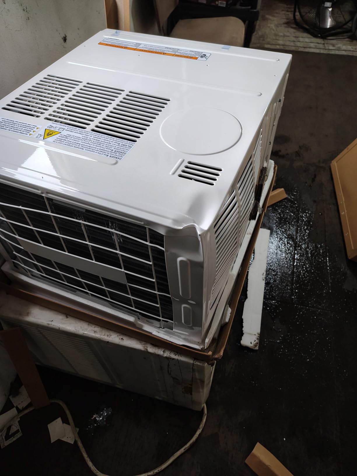 Whirlpool 8,000 BTU Window Air Conditioner with Dehumidifier, 115V, Window AC for Rooms up to 350 Sq. Ft., Living Room, Bedroom, or Apartment, with 3 Speeds, Remote Control, and 24H Timer, White customer photo 2