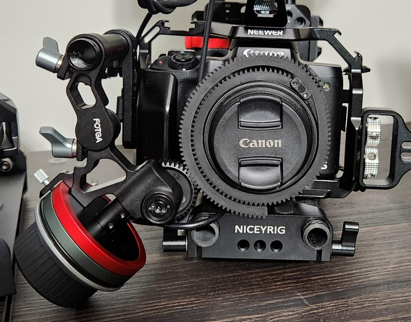 Hersmay Metal Mini Follow Focus with A/B Stops & 15mm Rod Clamp with NATO Rail Gear Ring Belt DLSR Rig for Cinema Camera DSLR/Mirrorless Cameras customer photo 1