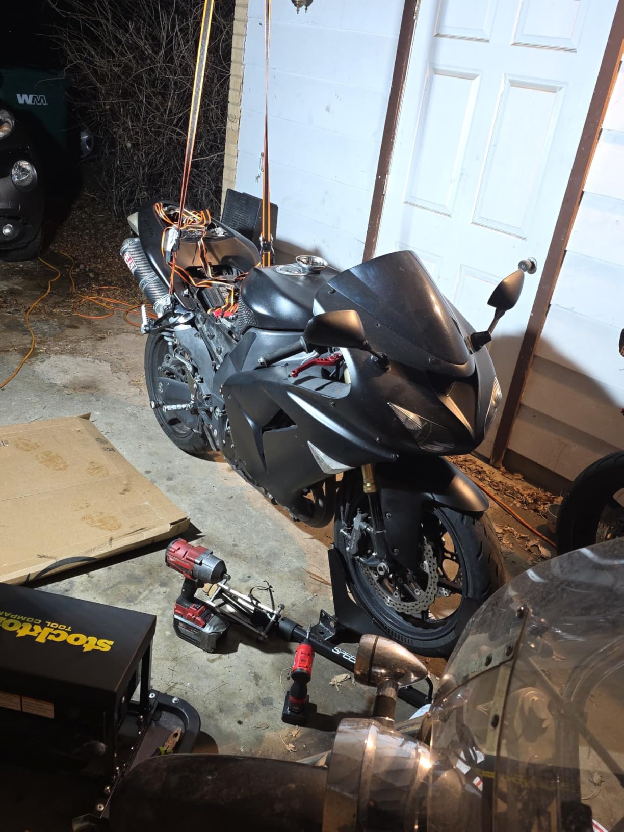 21000Lumen LED Work Lights with Stand - 3 Head Portable Work Light with 16FT Cord - IP66 Waterproof Tripod Worklights for Outdoor Indoor Job Site Workshop Garage Construction Site Lighting customer photo 1