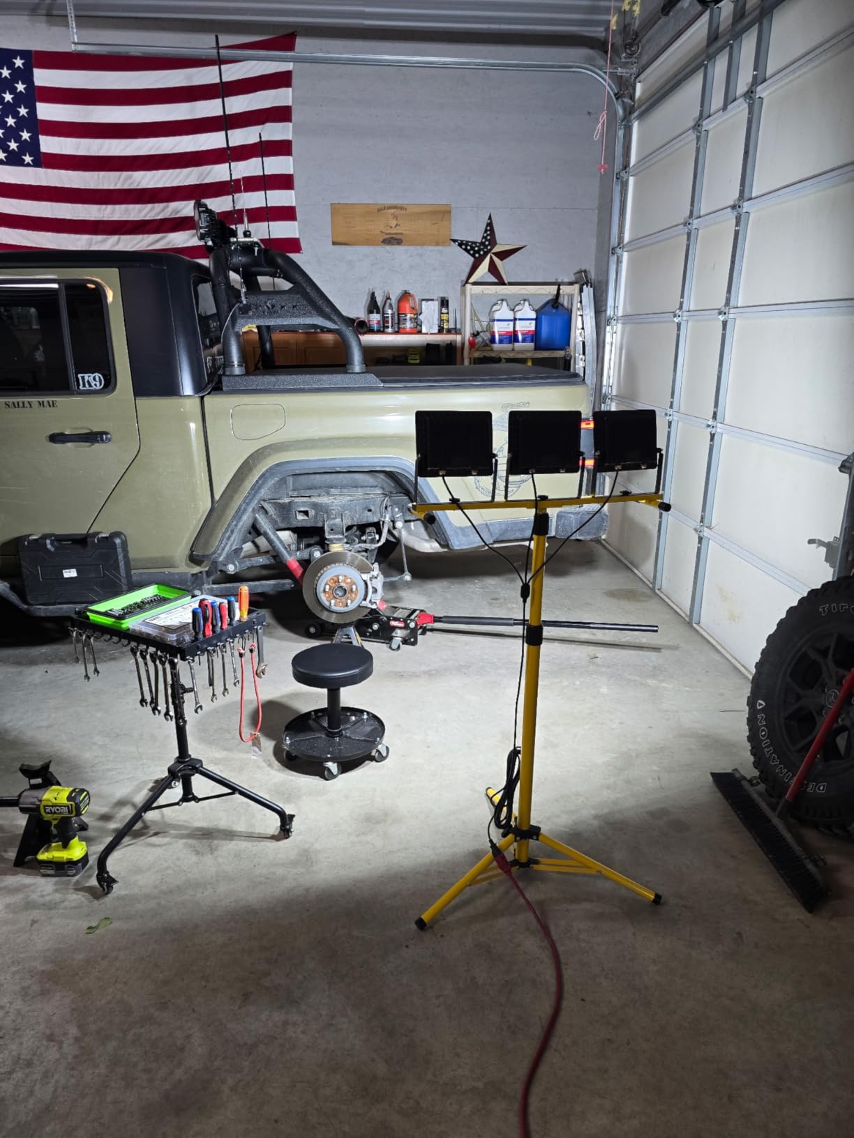 21000Lumen LED Work Lights with Stand - 3 Head Portable Work Light with 16FT Cord - IP66 Waterproof Tripod Worklights for Outdoor Indoor Job Site Workshop Garage Construction Site Lighting customer photo 2