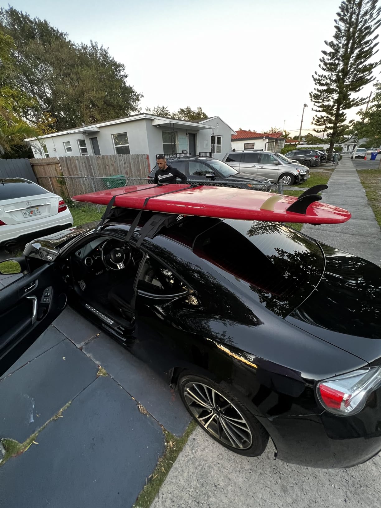 MeeFar Universal Car Soft Roof Rack Pads Luggage Carrier Rack for Kayak Surfboard SUP Canoe Include 2 Heavy Duty Tie Down Straps, 2 Tie Down Rope, 2 Quick Loop Strap customer photo 1