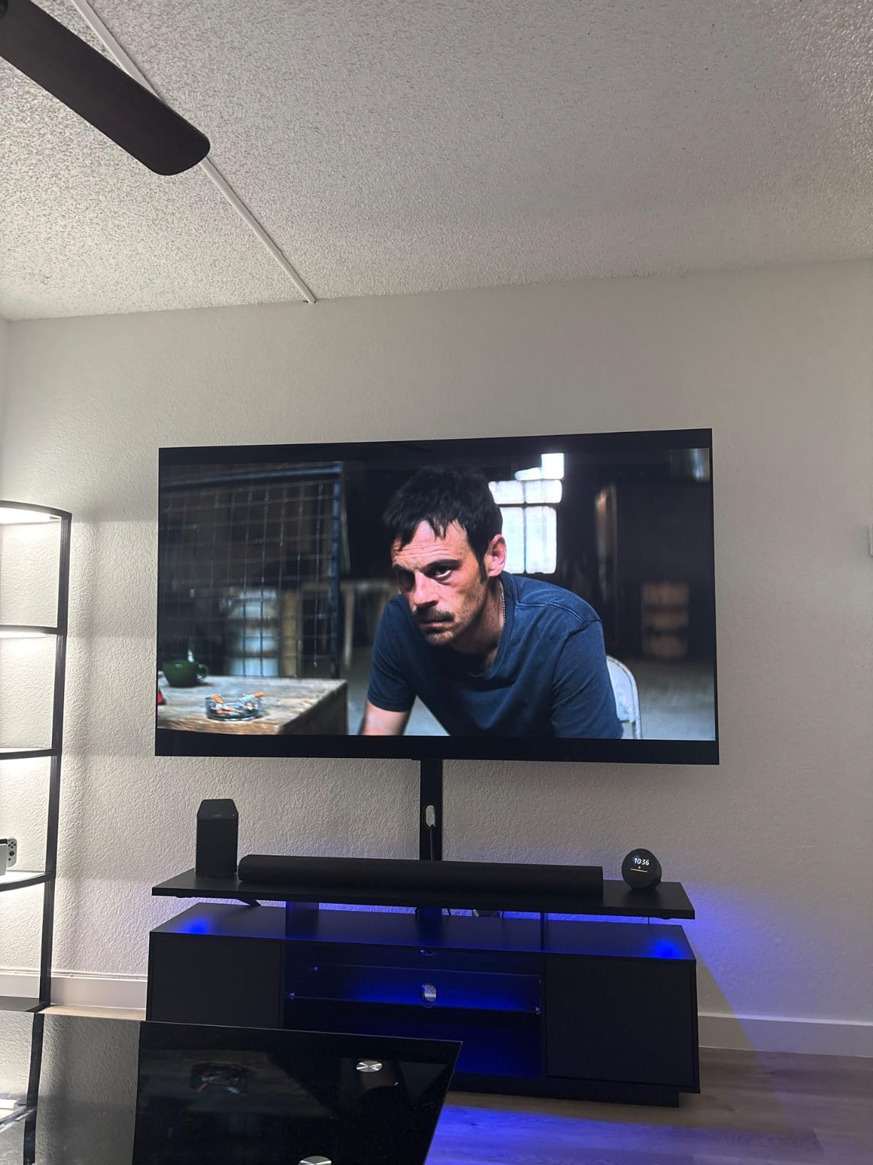 LG 77-Inch Class OLED evo C4 Series Smart TV 4K Processor Flat Screen with Magic Remote AI-Powered with Alexa Built-in (OLED77C4PUA, 2024) (Renewed) customer photo 1