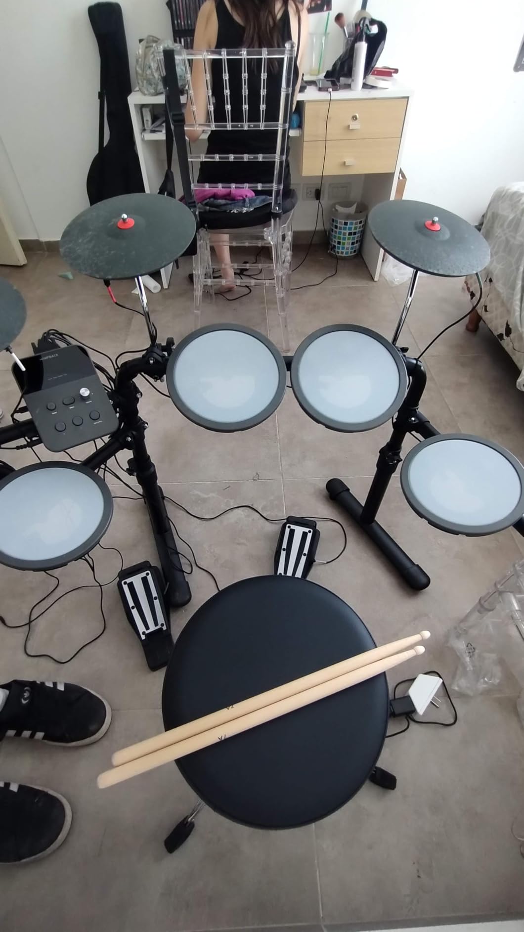 MK-0 Electric Drum Set with 7'' Quiet Mesh Drum Pads, 8'' Full Rubber Cymbals, 12 Kits and 68 Authentic Sounds, USB MIDI, Throne, Sticks, Headphone, 2 Switch Pedals for Beginners & Kids customer photo 1