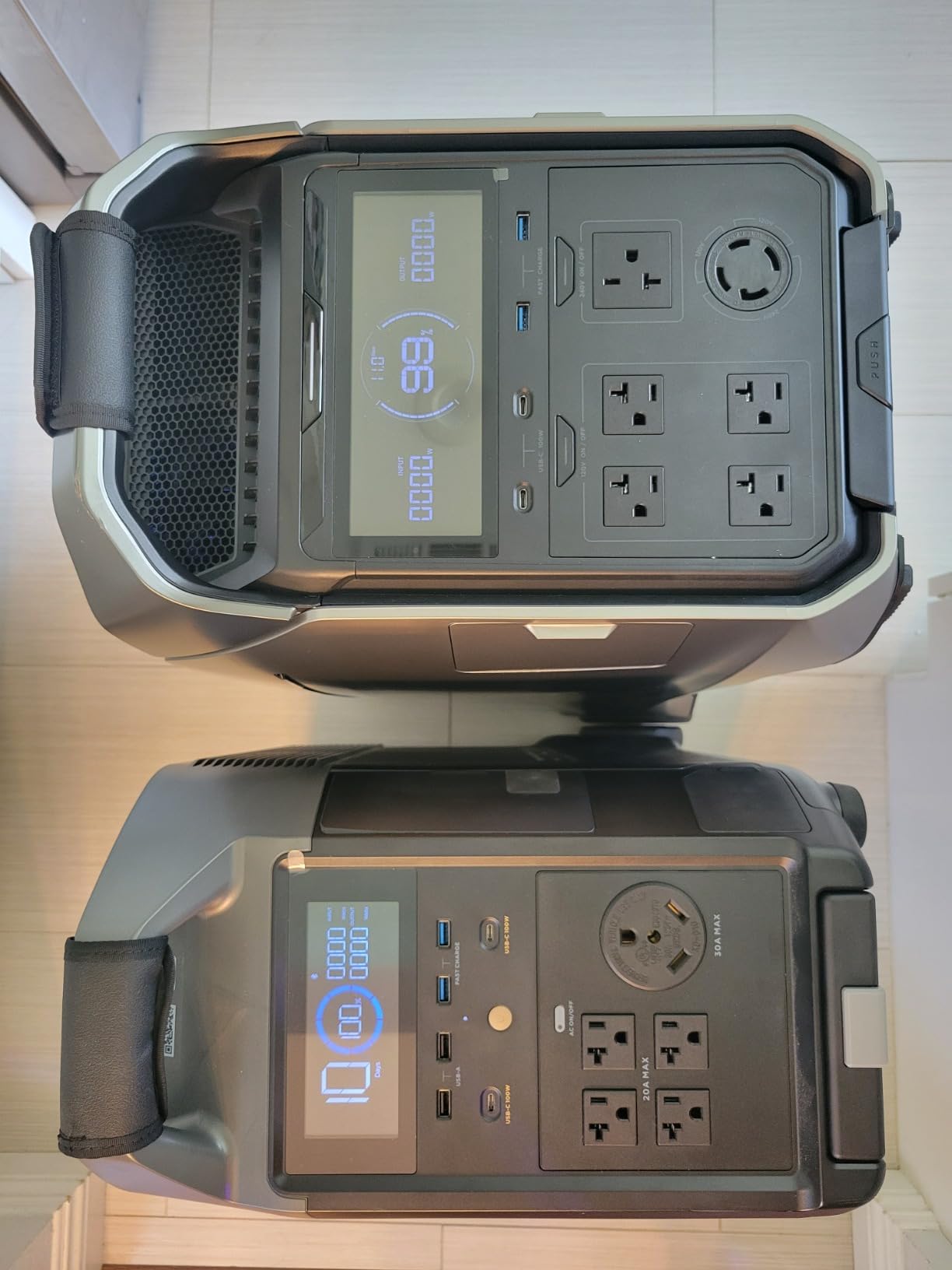 EF ECOFLOW DELTA Pro 3 Portable Power Station, 4096Wh LFP Battery, Expandable to 48kWh, 120/240V 4000W AC Output, Solar Generator for Home Use, Camping Accessories, Emergencies, Power Outages, RVs customer photo 1