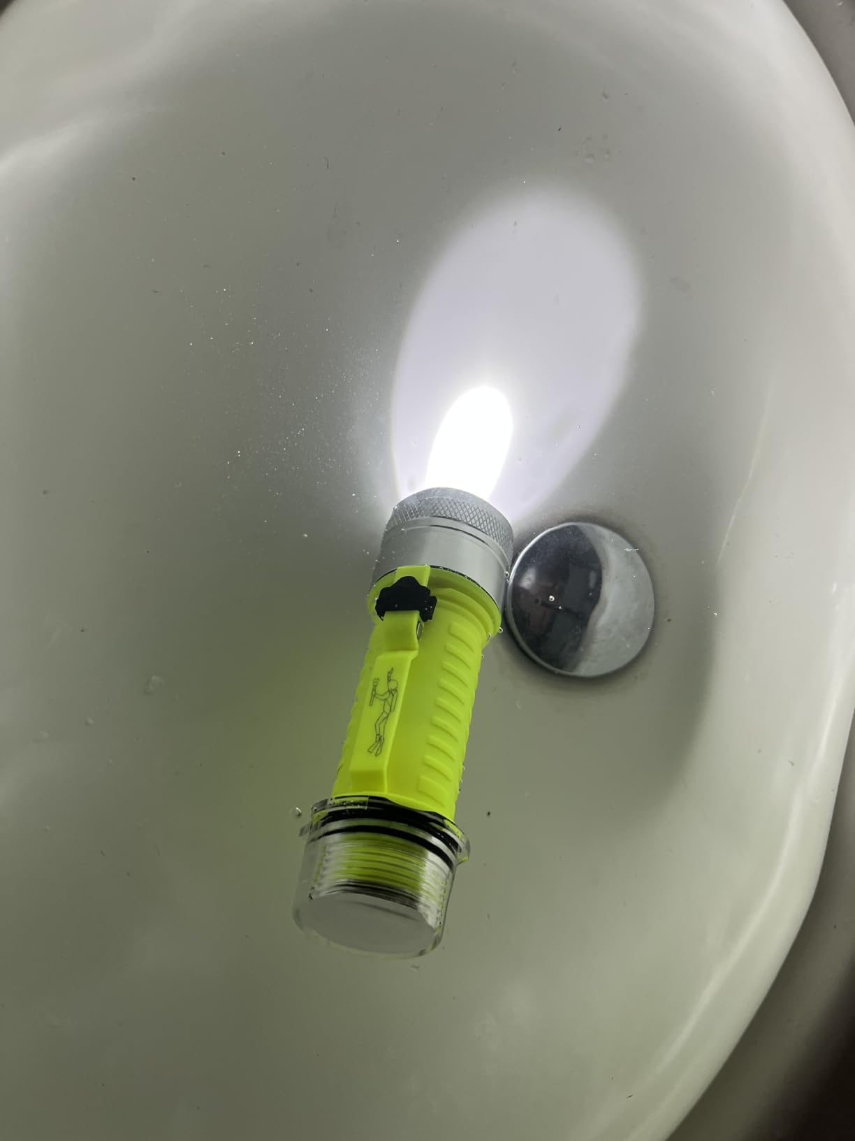 BlueFire Rechargeable Diving Flashlight, 1500 Lumen Scuba Diving Light, 3 Modes Underwater IPX8 Waterproof LED Flashlight,Night Dive Torch Submersible Light for Outdoor Under Water Sports customer photo 1