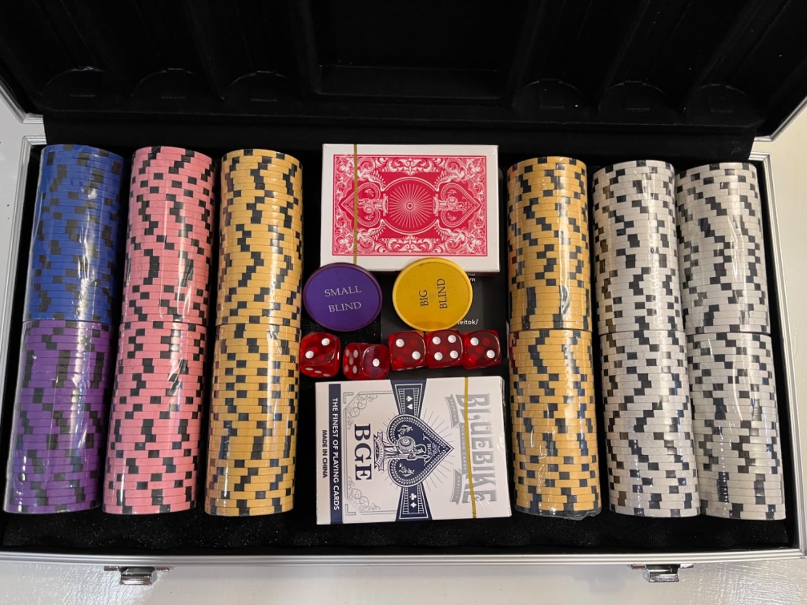 300-Piece Clay Poker Chips Set, 14g Heavyweight Clay Composite with Denominations - Professional Casino Grade Texas Holdem Kit with Aluminum Case Cards and Buttons for Blackjack Game Night customer photo 2