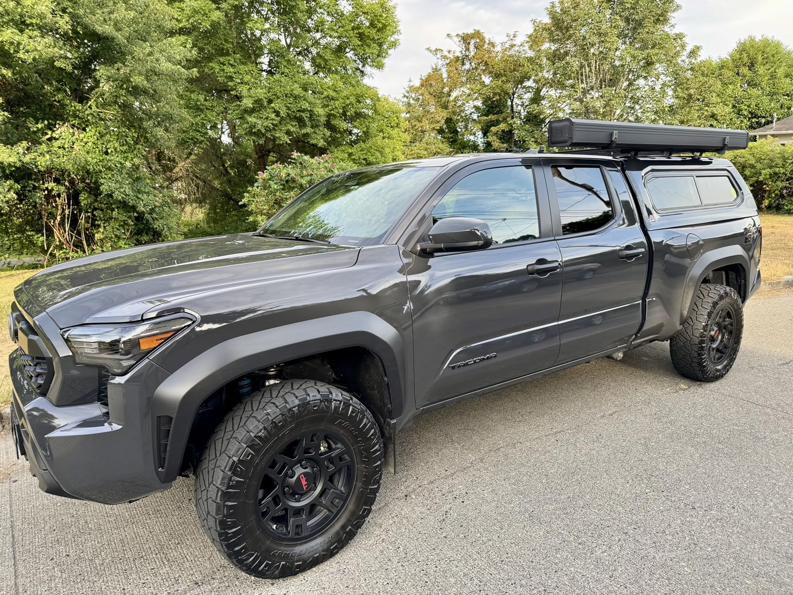 Chemical Guys HydroBlitz Ceramic Spray Wax with Carnauba - Hybrid Car Wax Spray Formula for Cars, Trucks, SUVs and RVs, Boosts Gloss, Protection & Water Beading on Paint, Glass and Wheels, 16 fl oz customer photo 2