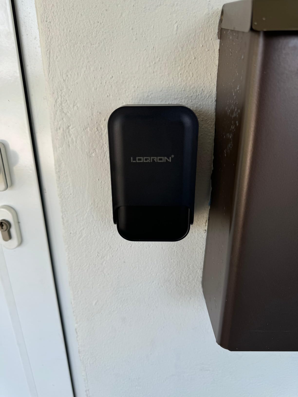 Smart Key Lock Box - Advanced Fingerprint Recognition, TTLock Control, Manual Keys, Access Card - Weatherproof, Wall Mounted & Door Hanging for Home, Airbnb, Realtor and Office customer photo 1