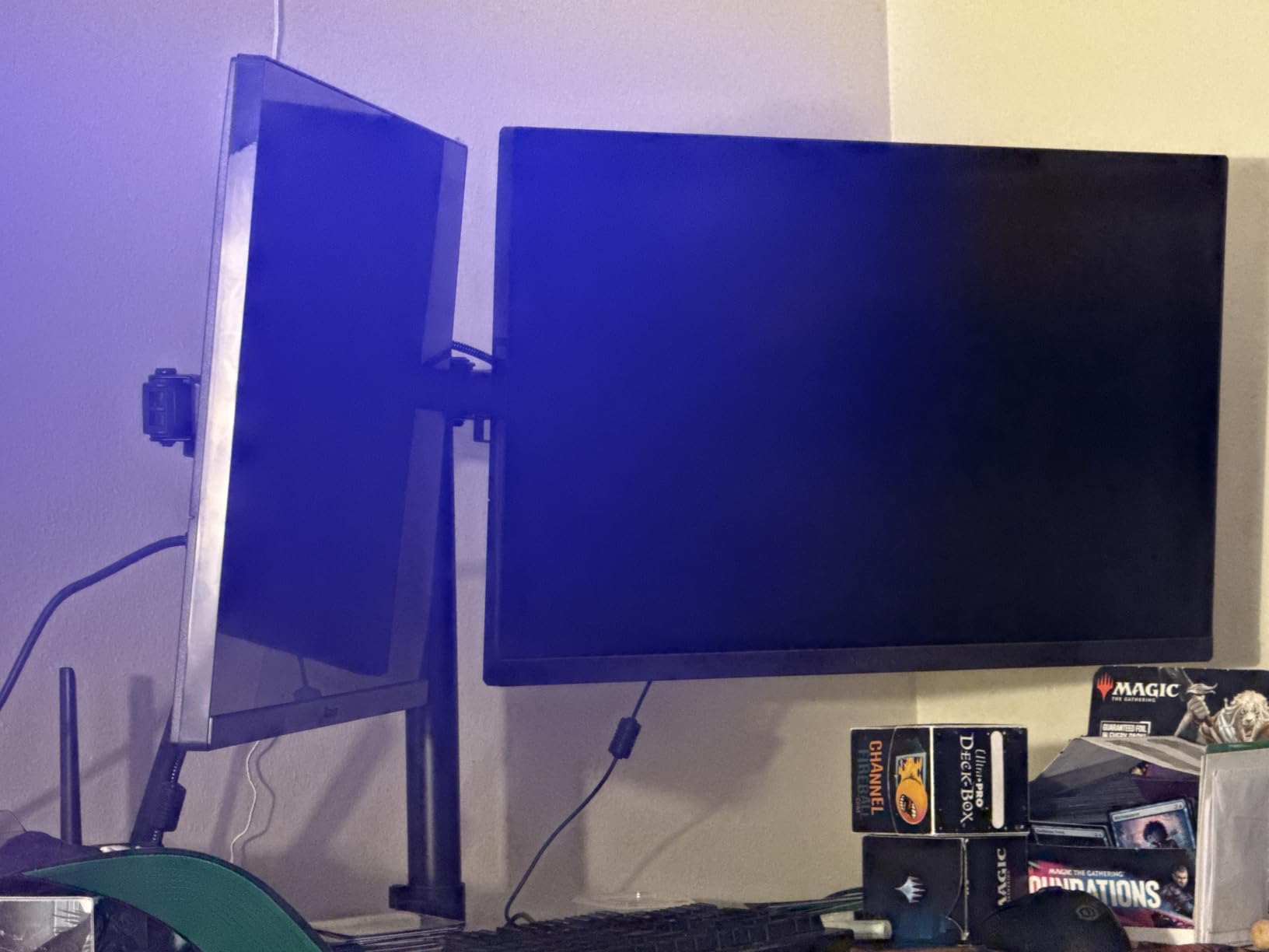 LG 27GS50F-B 27-inch FHD (1920 x 1080) Ultragear Gaming Monitor with 180Hz, 1ms MBR, HDR10, AMD FreeSync, HDMI, DisplayPort, 3-Side Virtually Borderless Design, Black customer photo 1