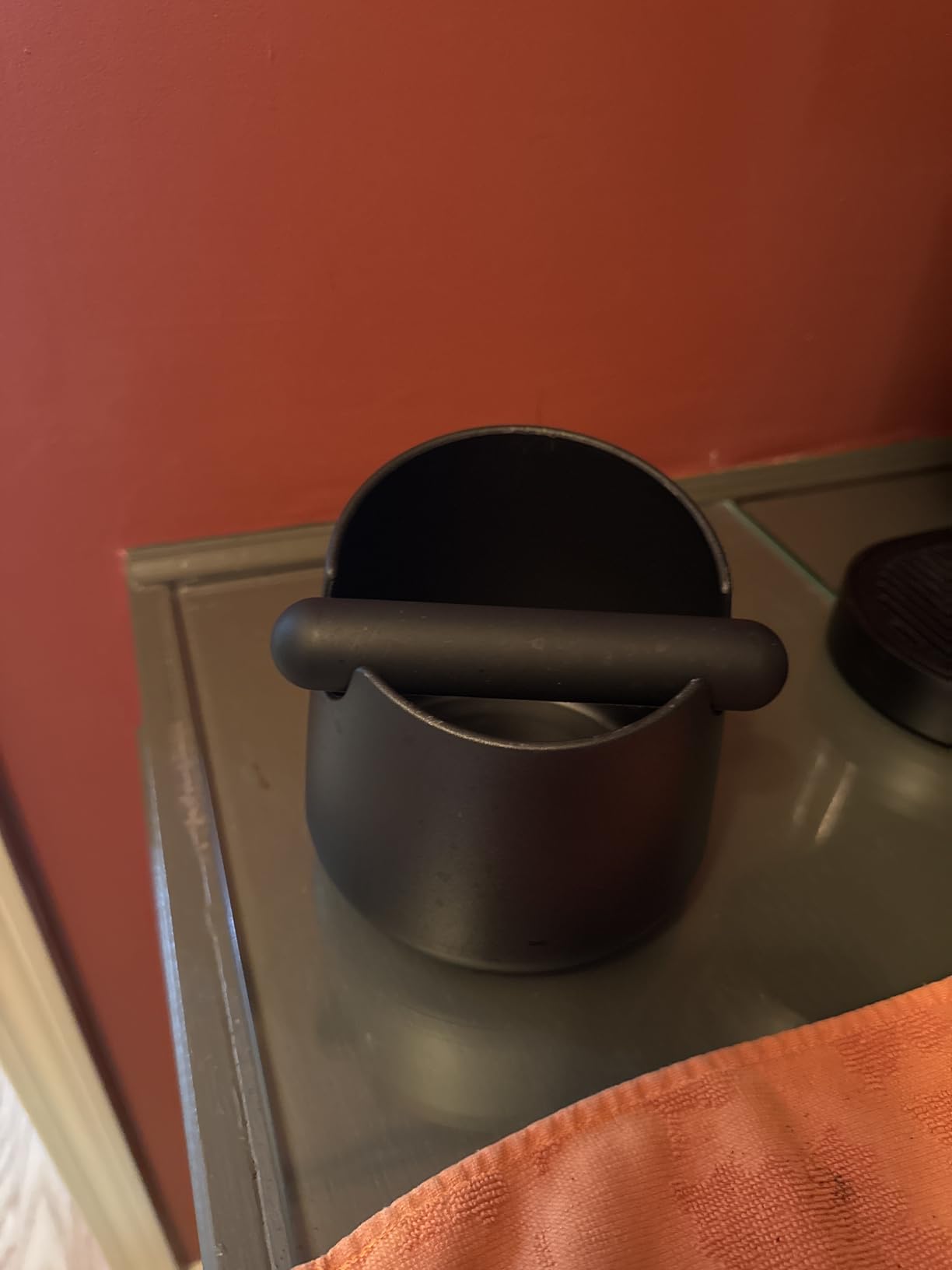 Knock Box Large Capacity Design Espresso Knock Box Shock-absorbent Knock Box Espresso with Removable Knock Bar and Non-Slip Base Espresso Accessories for Home/Office customer photo 1