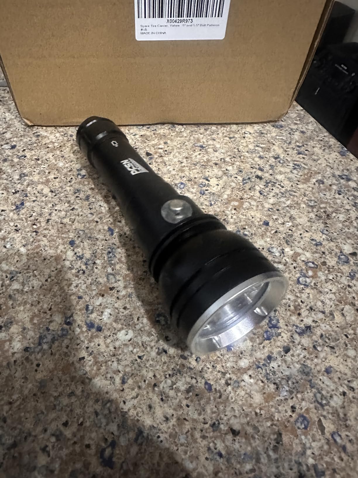 Scuba Dive Light 3000 Lumens, Professional Underwater Flashlight 150M Waterproof, 400M Long Beam, 20Hrs Long Lasting Diving Flashlight, Rechargeable Dive Torch for Night Dive, Caving, Snorkeling customer photo 1