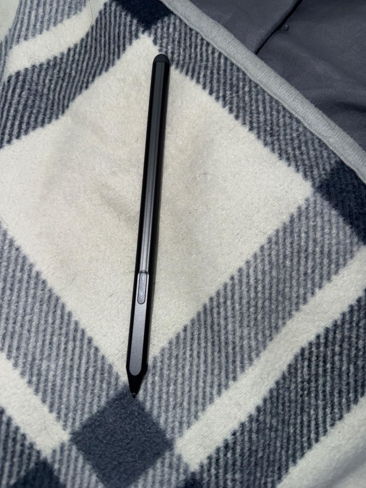 Amazon Kindle Scribe Premium Pen, Sleek Stylus Design with Improved Eraser - Tungsten customer photo 1