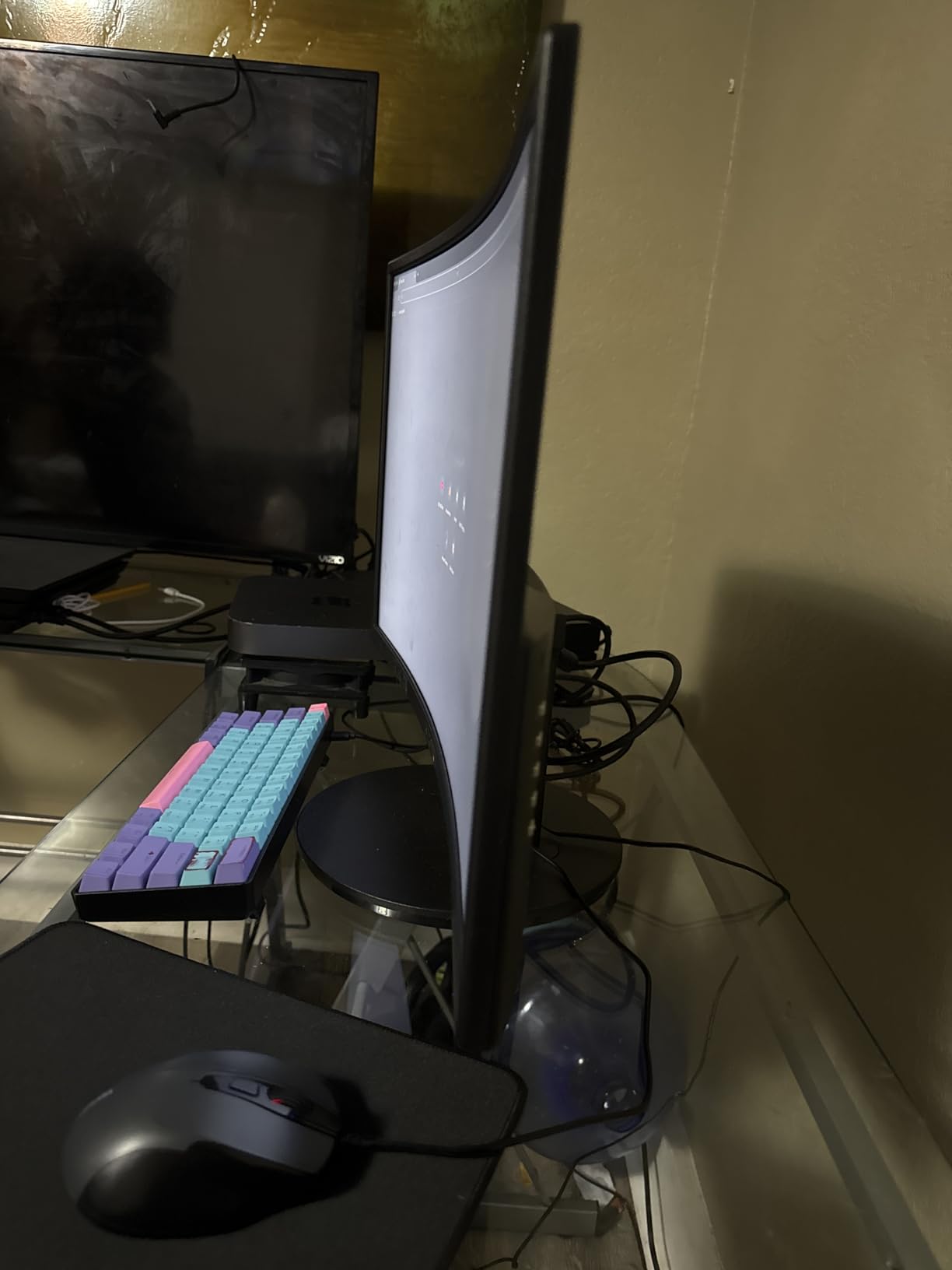 Sceptre New Curved 27-inch Gaming Monitor 1500R 100Hz HDMI X2 DisplayPort 1ms 100% sRGB, Build-in Speakers Machine Black 2025 (C275W-FW100T Series) customer photo 2