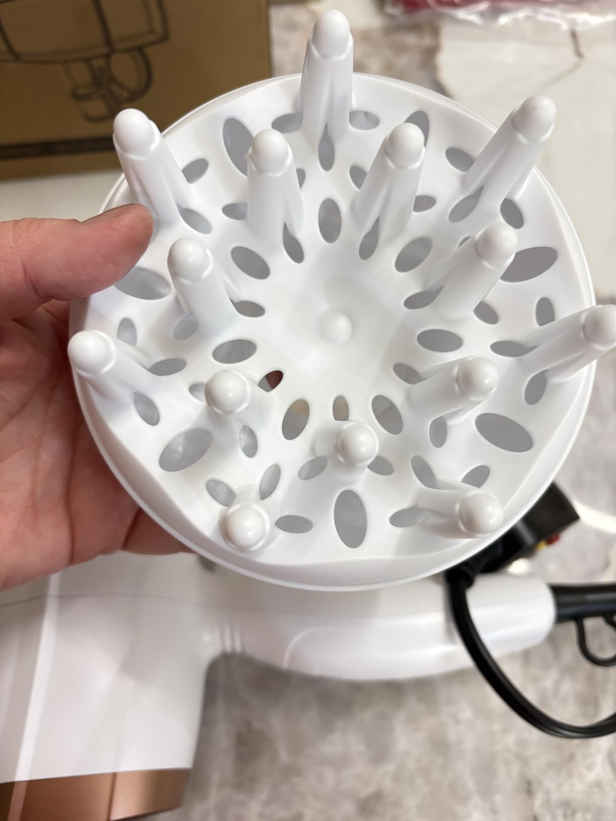 Conair Double Ceramic Hair Dryer, 1875W Blow Dryer with Diffuser and Concentrator, Ionic Conditioning, 3 Heat & 2 Speed Settings, Amazon Exclusive, White customer photo 2