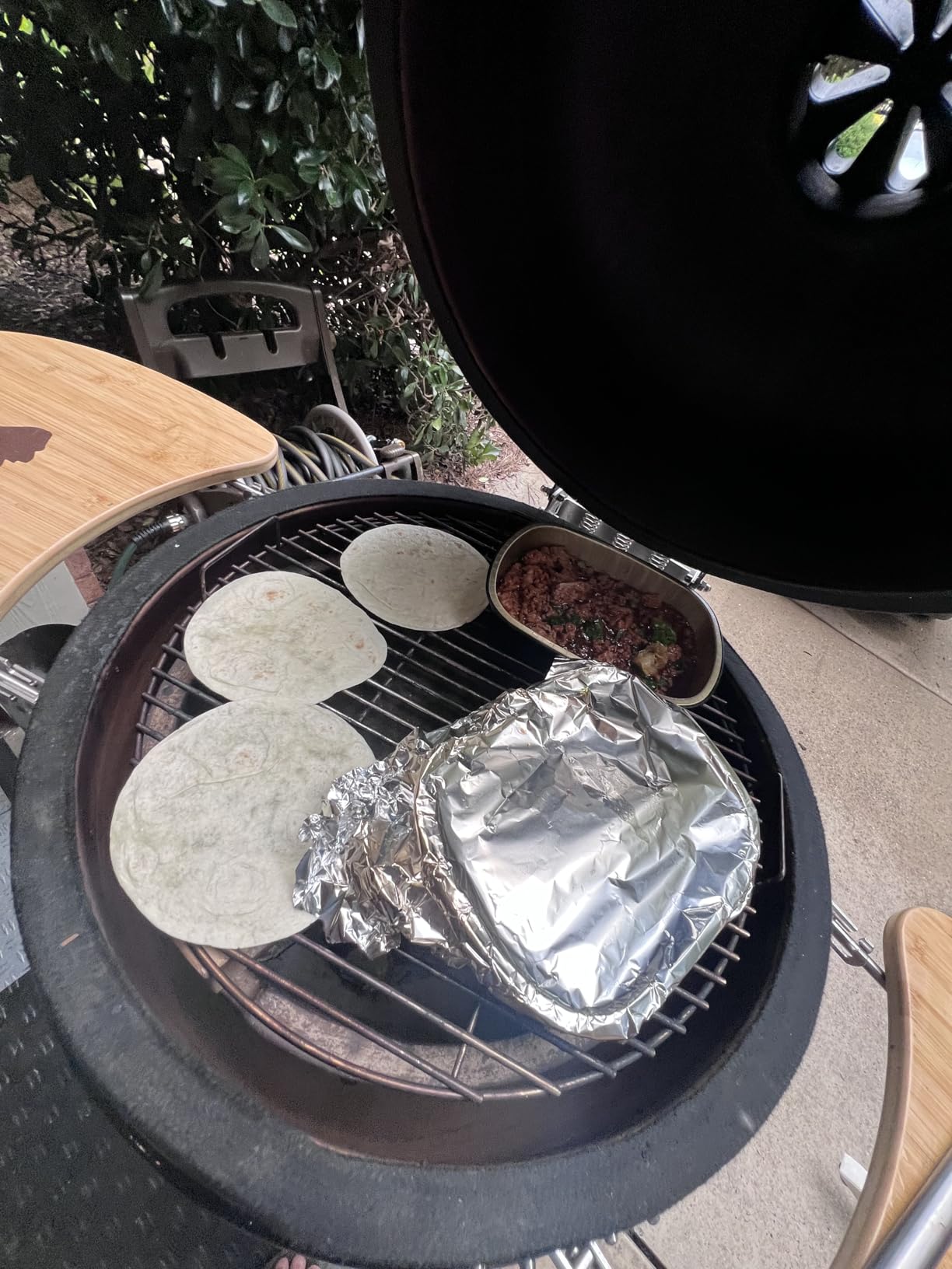 GRILLA Kong Ceramic Kamado Grill with Adjustable Vent, Ceramic Construction, 600 Square Inches of Cook Space for Outdoor Cooking, Grilling, Outdoor Grilling customer photo 2