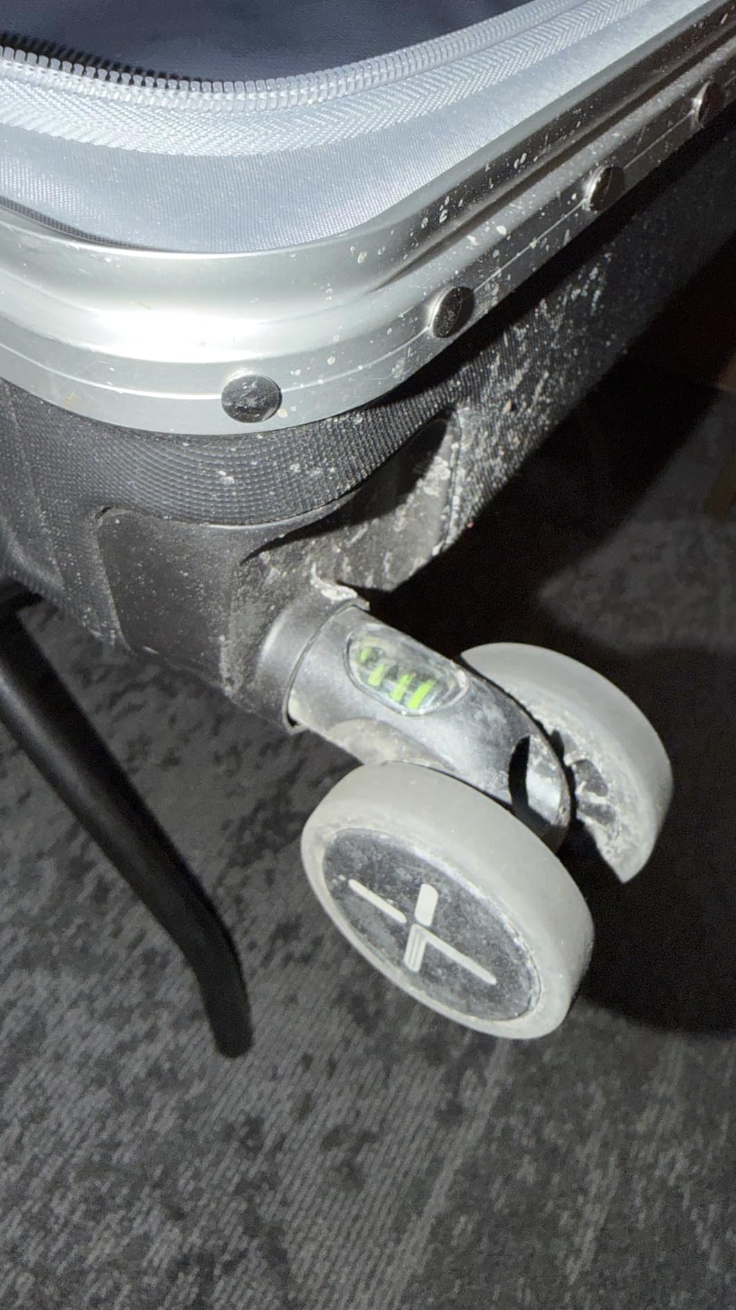 LUGGEX Checked Suitcase with Spinner Wheels, 8010S Aluminum Frame Zipperless Polycarbonate Hard Shell Suitcase (ZX-Core, Charcoal Metallic, 28 Inch) customer photo 2