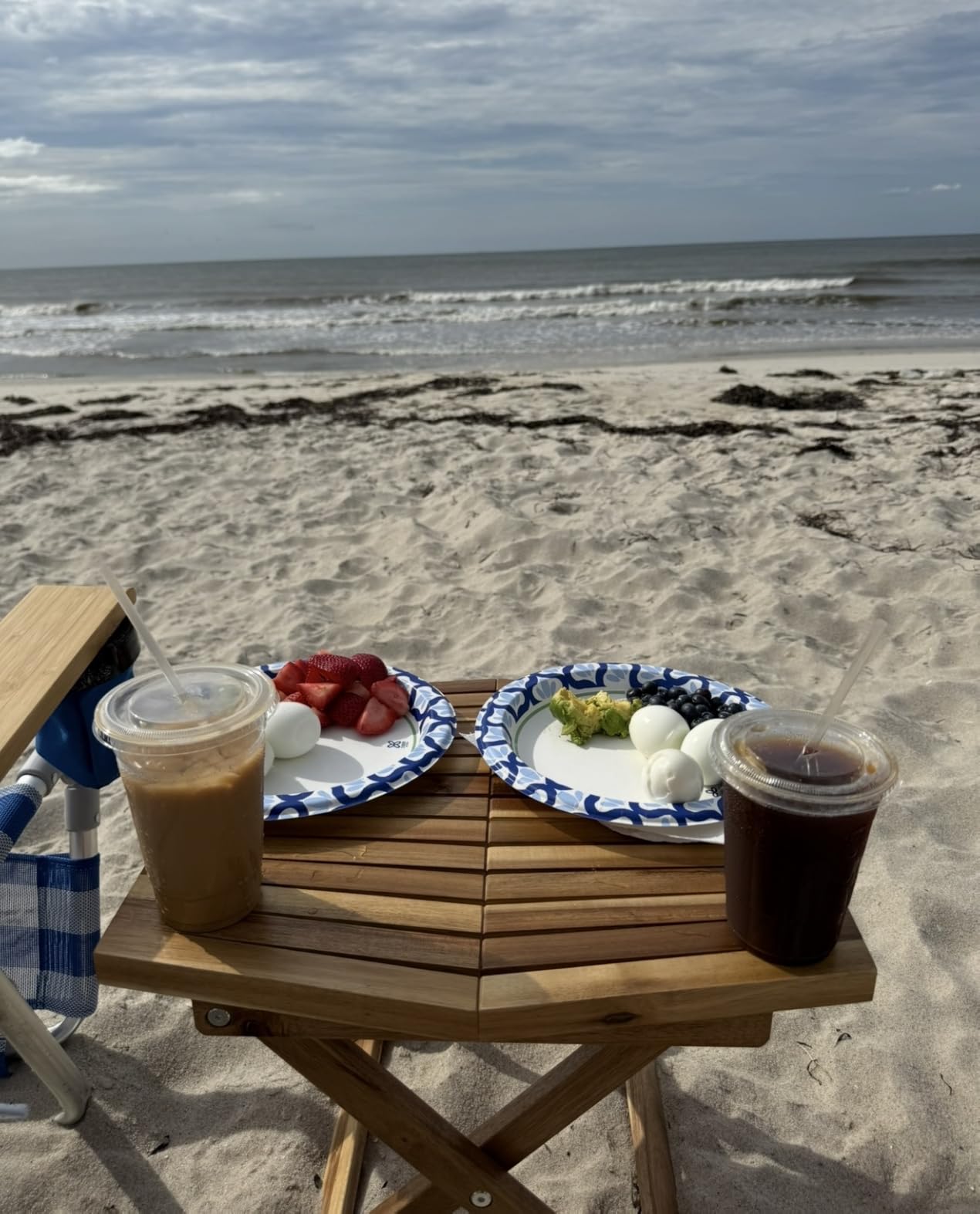 Melino Wooden Folding Outdoor Side Table 18x16x16 in, FSC Certified Acacia Wood Weatherproof Small Table for Patio, Porch, Pool, Backyard, Garden, Balcony & Deck - Chestnut customer photo 1