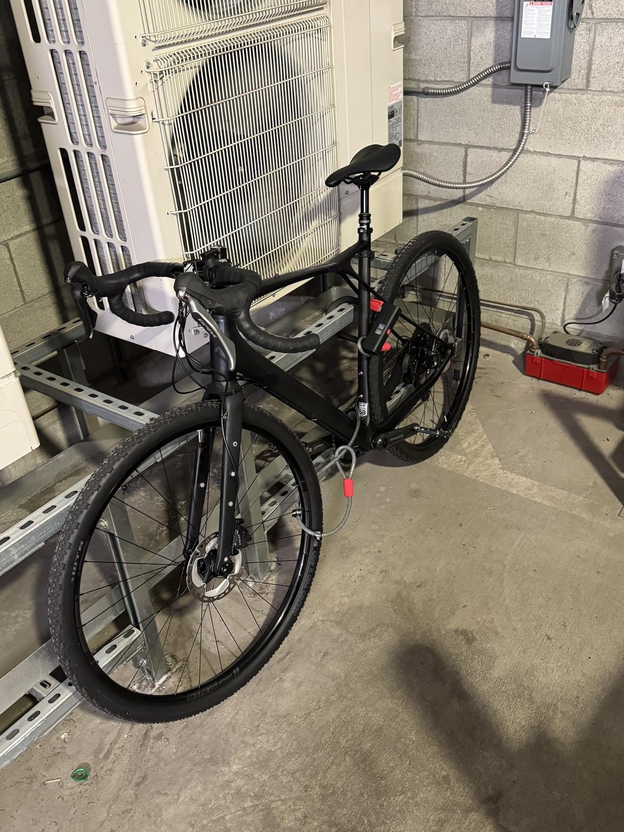 Seatylock Mason Bike U Lock - Patented Heavy Duty Anti Theft Diamond Secure ULock - Ultra Security Bicycle Safety Tool with Keys for City Electric or Mountain Bikes and Scooters customer photo 1