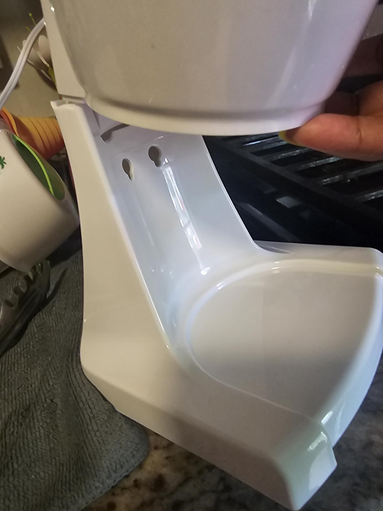 Nostalgia Snow Cone Shaved Retro Table-Top Slushie Machine - Includes 1 Reusable Plastic Cup and Ice Molds, White, Green customer photo 2