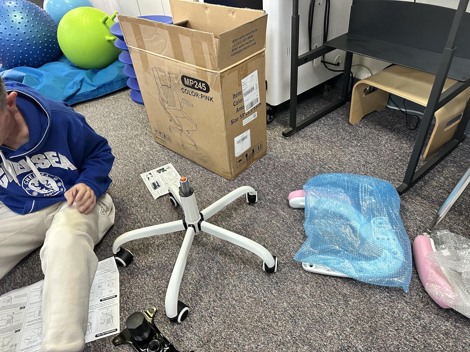 Leather Office Chair, PU Home Computer Desk Chairs with Ergonomic Back Support, Small Gaming Chair with Wheels and Adjustable Armrests, for Short People Use customer photo 1