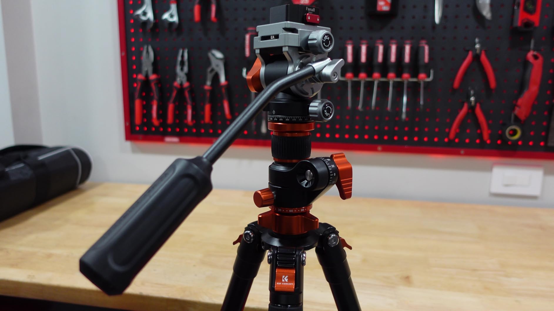 K&F CONCEPT 90''/230cm Overhead Camera Tripod, Horizontal Shooting Video Tripods with Fluid Head Heavy Duty, Detachable Monopod, for Indoor and Outdoor Use T254A7+FH-03 customer photo 1