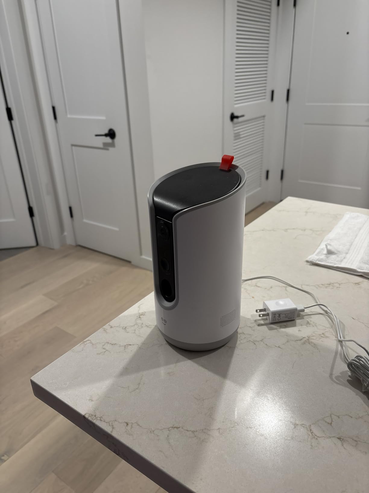 Geeni Pet Treat Dispenser with Camera - 2K HD WiFi Enabled, Dog and Cat Automatic Smart Feeder, Two-Way Audio, Night Vision, Auto-Follow, Remote Access with App, Alexa and Google Compatible, White customer photo 2