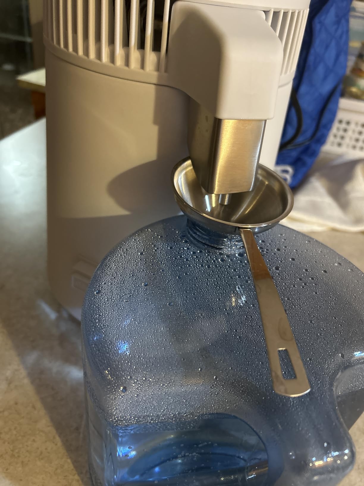 VIVOHOME Water Distiller Countertop 1.6 Gallon/6L 900W Distilled Water Machine with Smart Switch Purifier Filter for Home Office, White customer photo 2