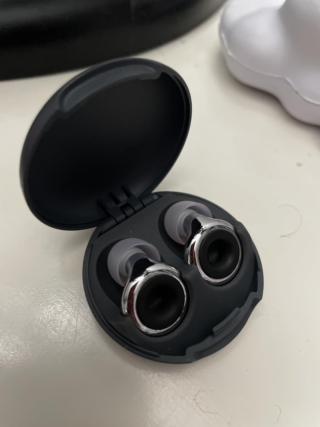Loop Experience 2 Plus Ear Plugs - Stylish Certified Hearing Protection for Concerts & Festivals, Live Events, Sports, DJs & Nightlife - 17dB Noise Reduction, (High-Fidelity) + Mute for extra coverage customer photo 2